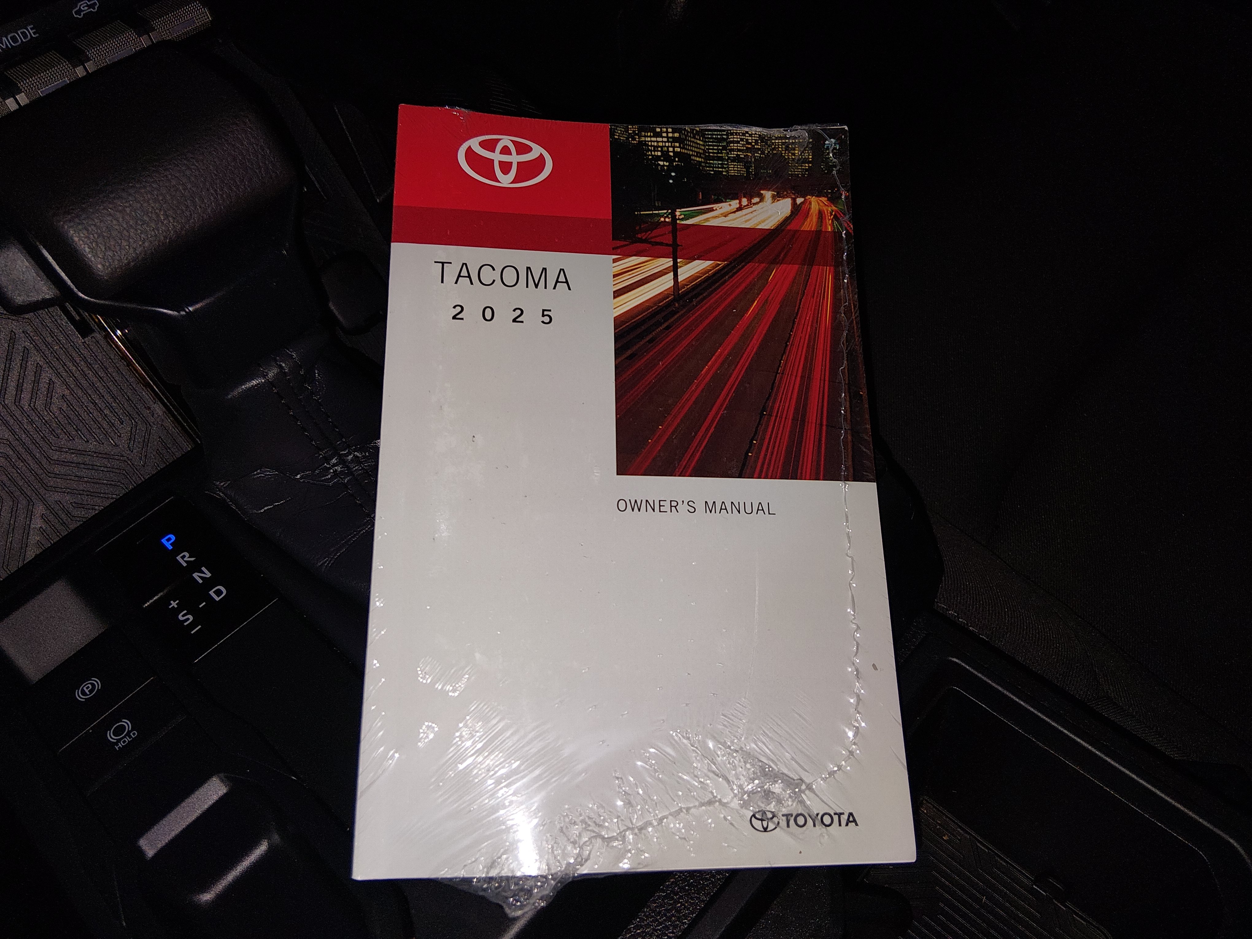2025 Toyota Tacoma SR - Photo 21