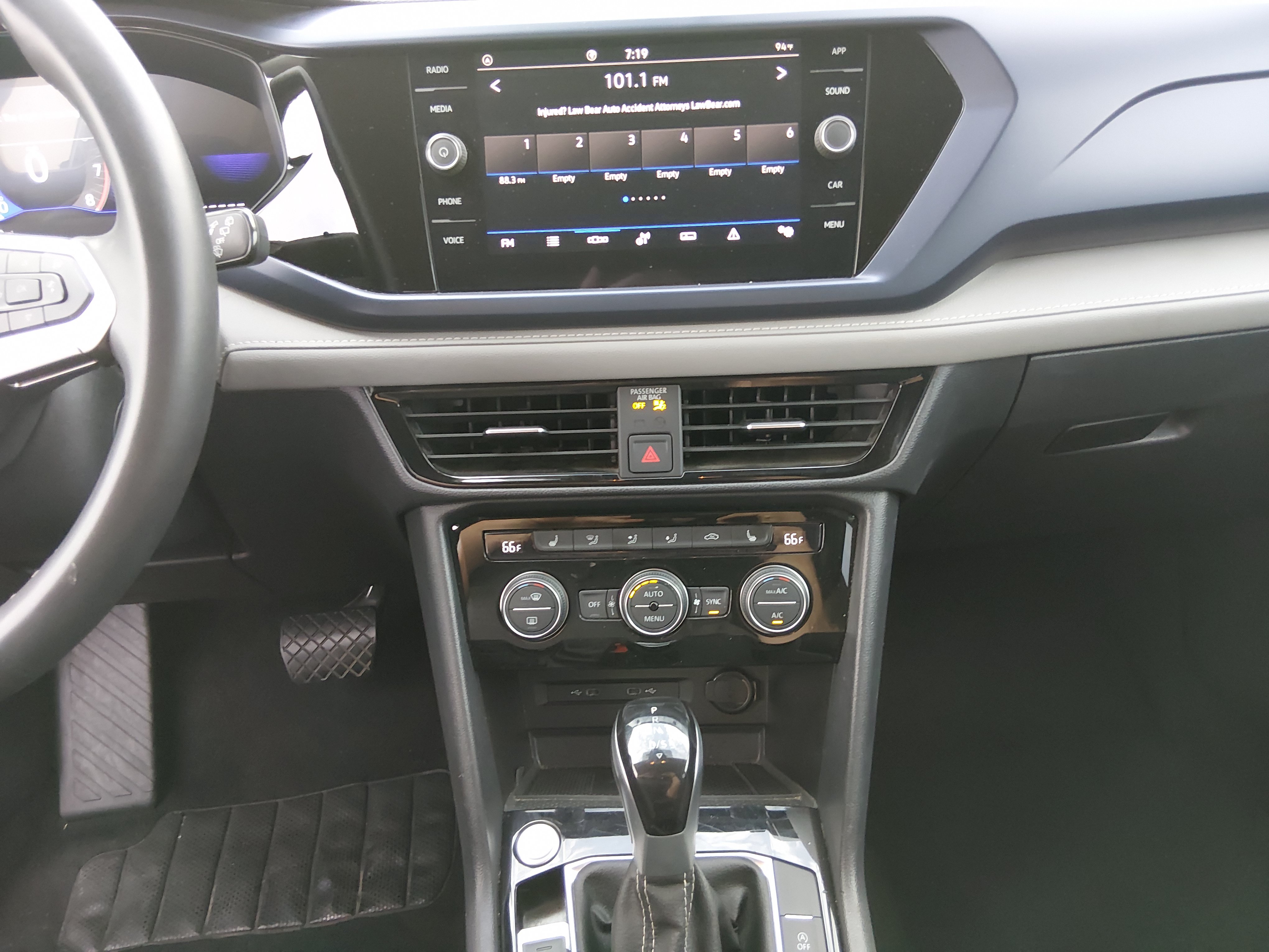 2024 Volkswagen Taos SE - Photo 20