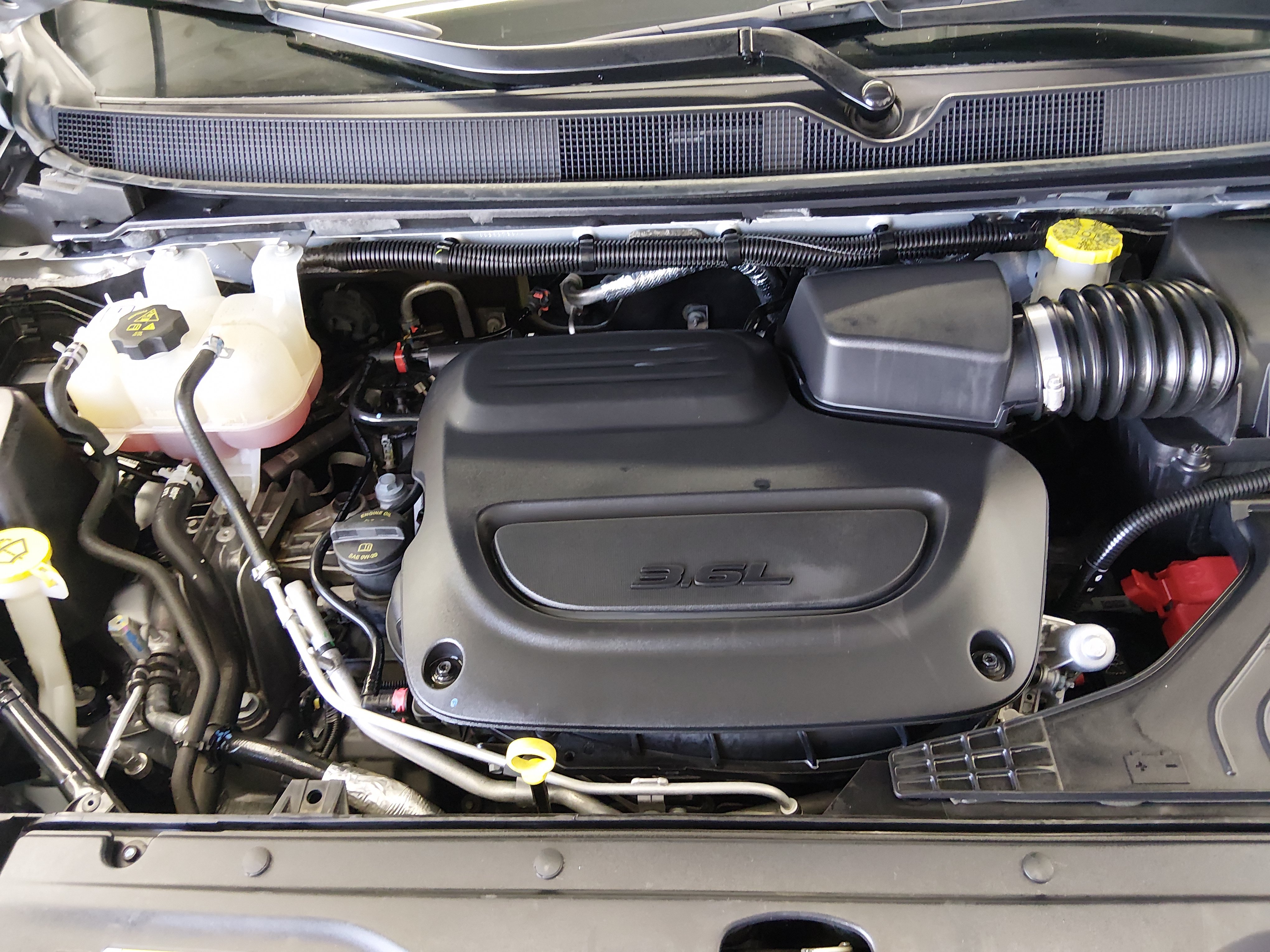 2023 Chrysler Voyager LX - Photo 9