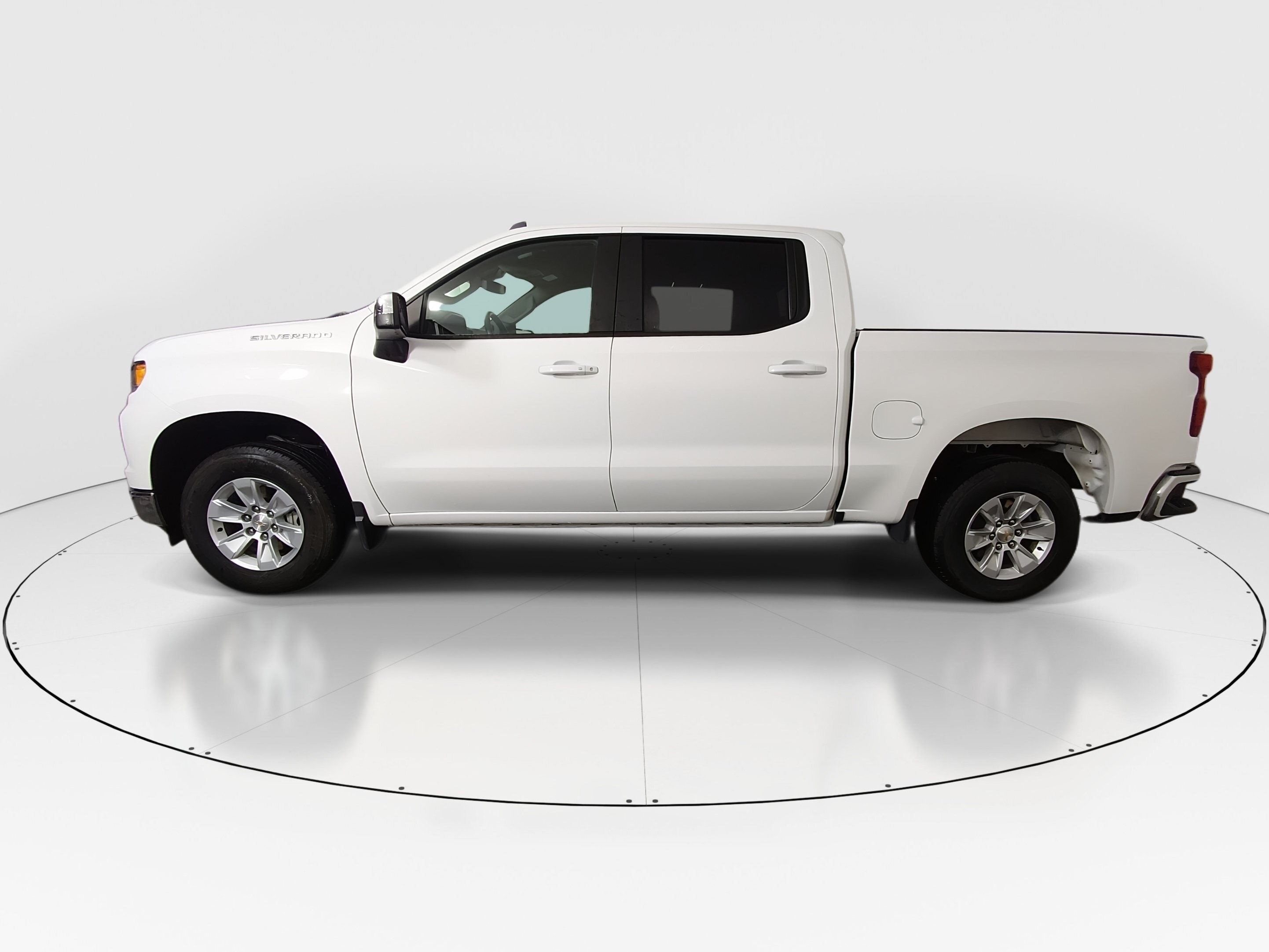 2025 Chevrolet Silverado 1500 LT - Photo 4