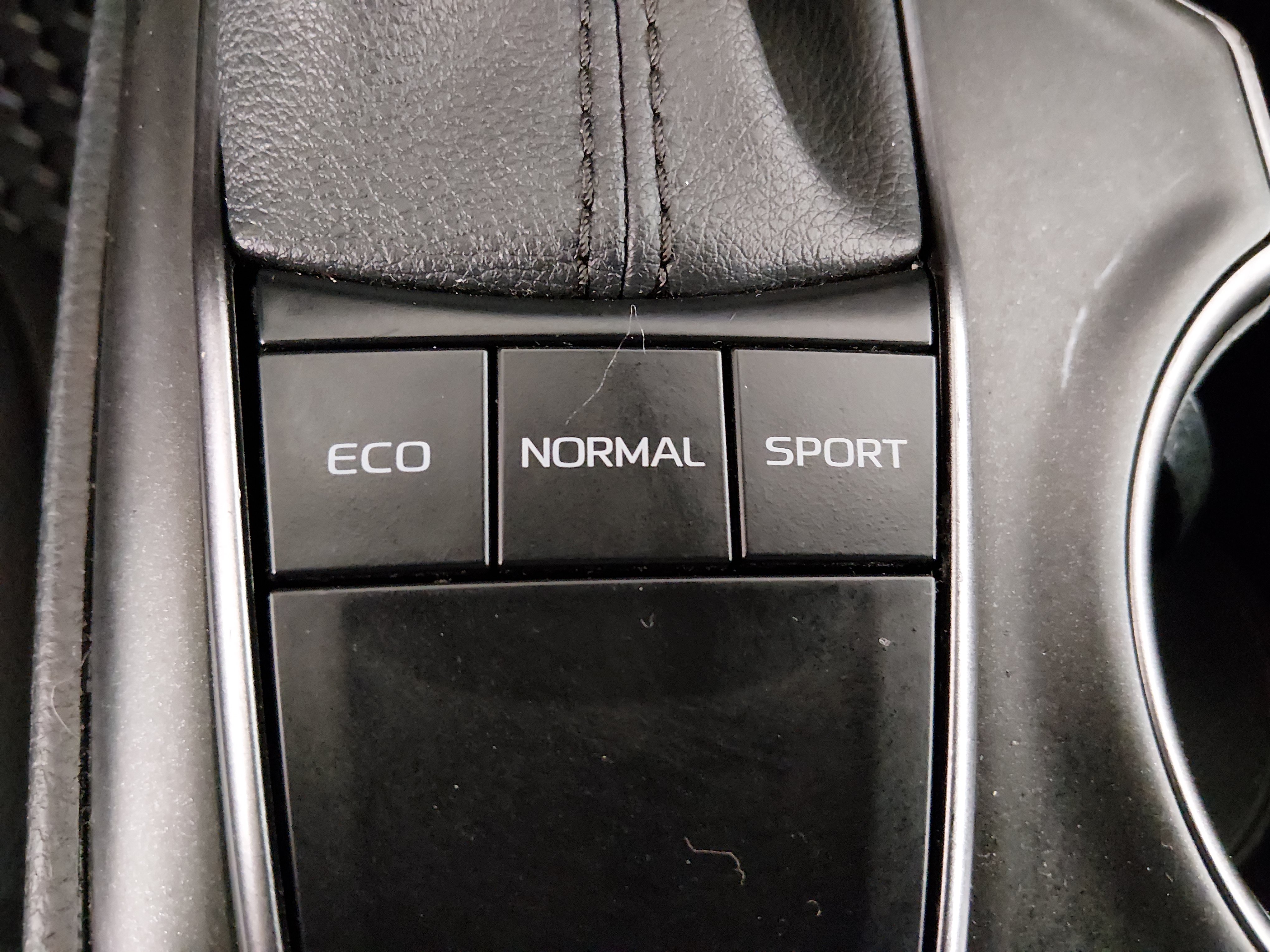 2024 Toyota Camry SE - Photo 17