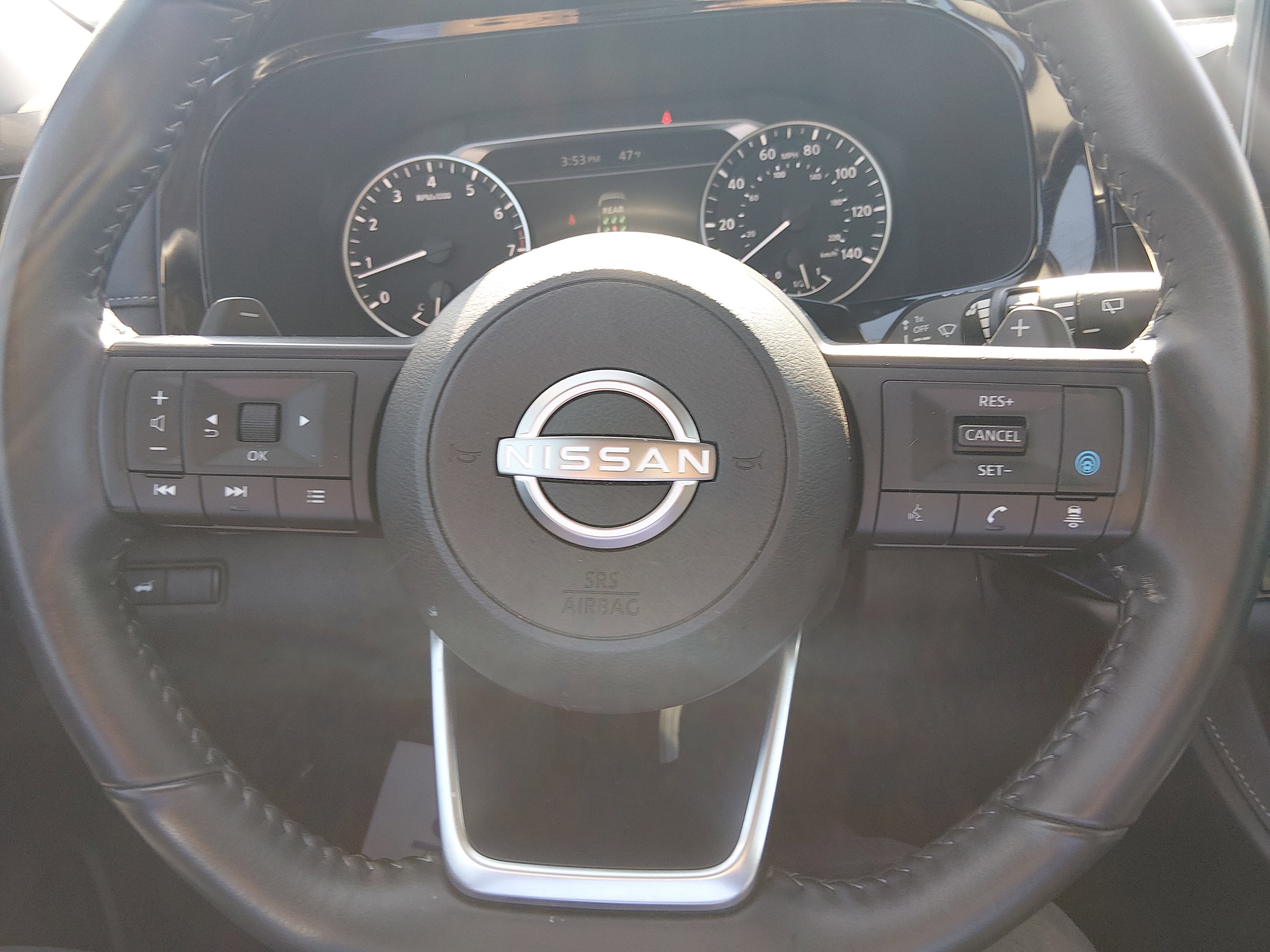 2025 Nissan Pathfinder SV - Photo 12