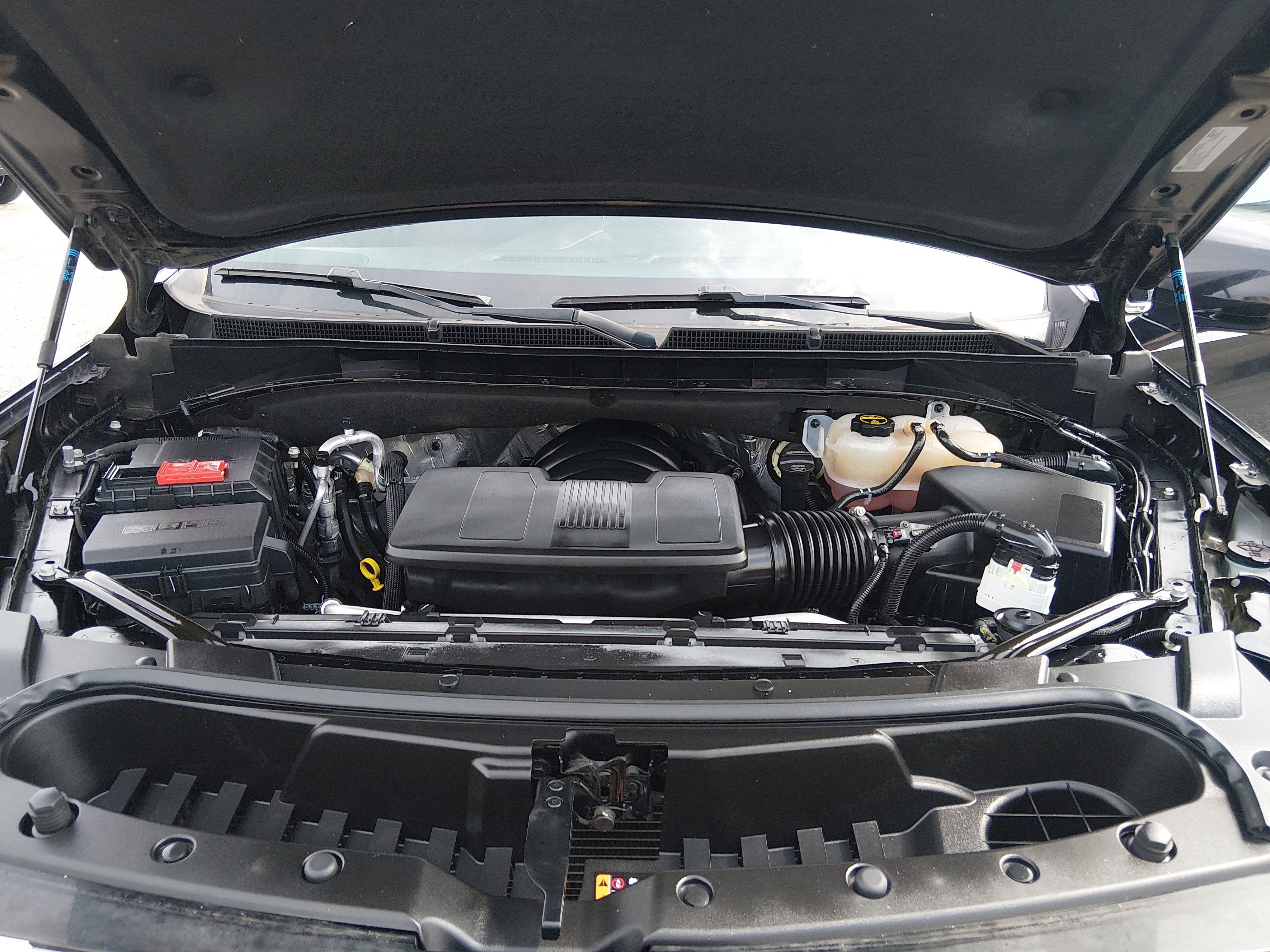 2024 GMC Yukon Denali - Photo 9