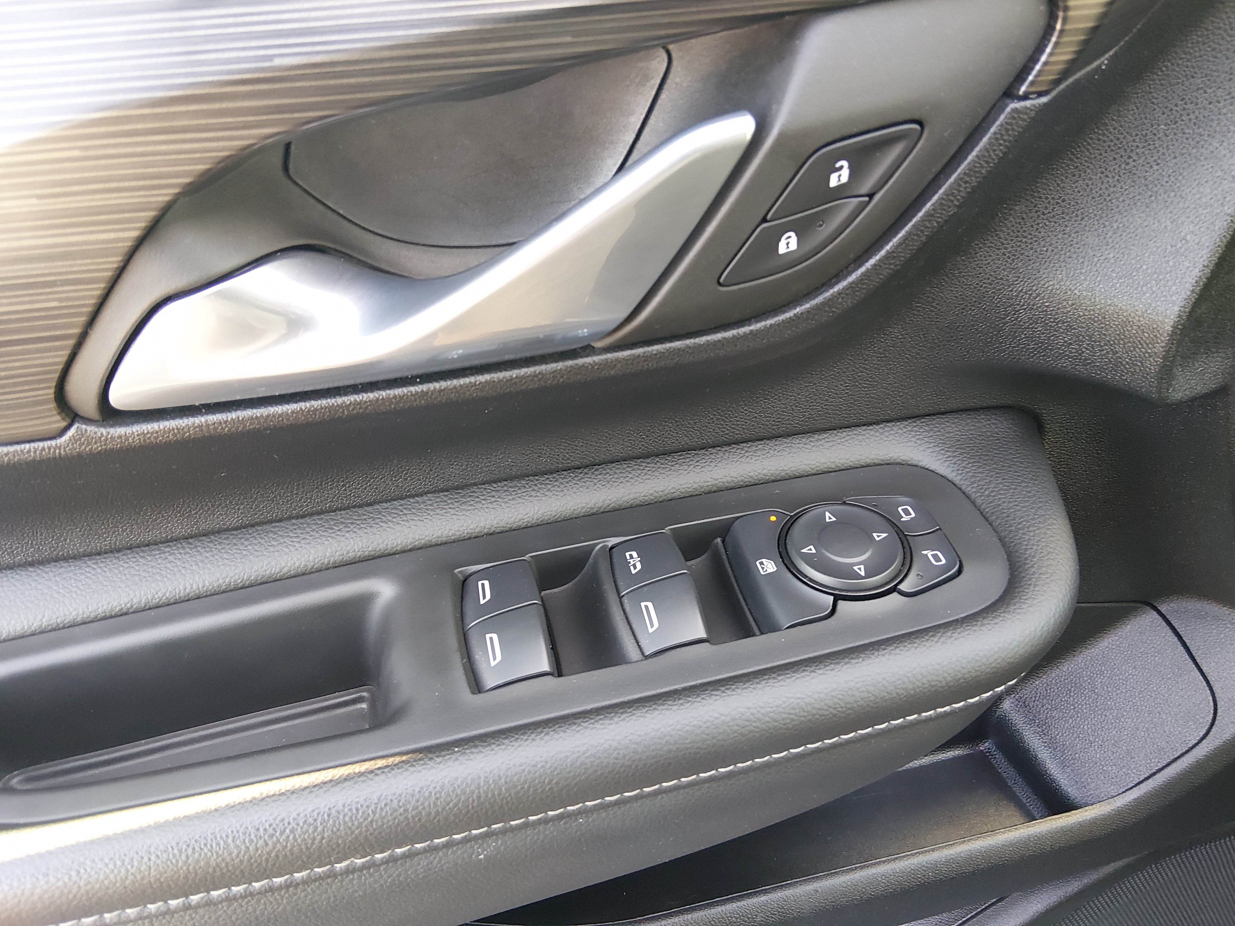 2024 GMC Terrain SLE - Photo 12