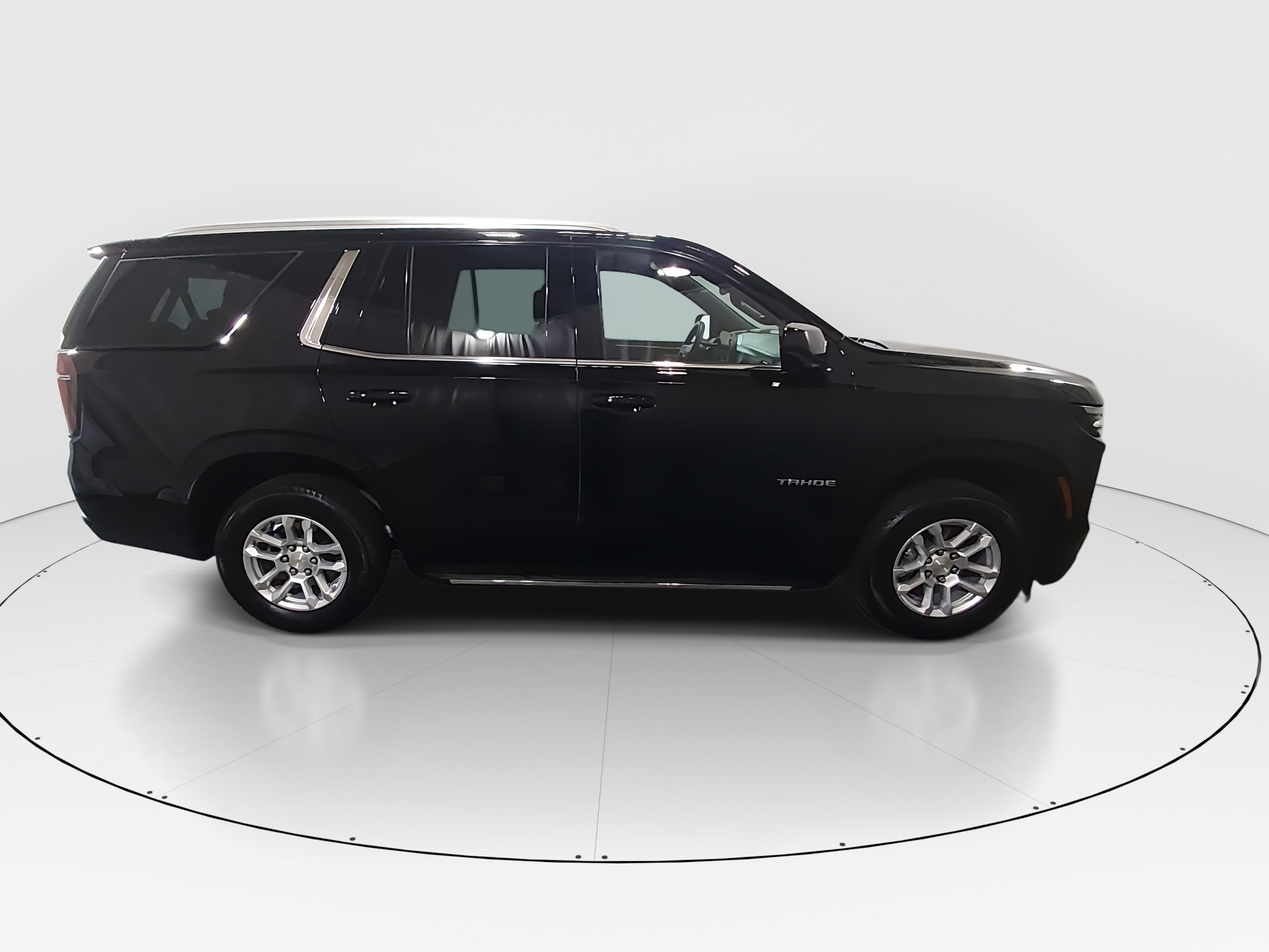 2025 Chevrolet Tahoe LT - Photo 8