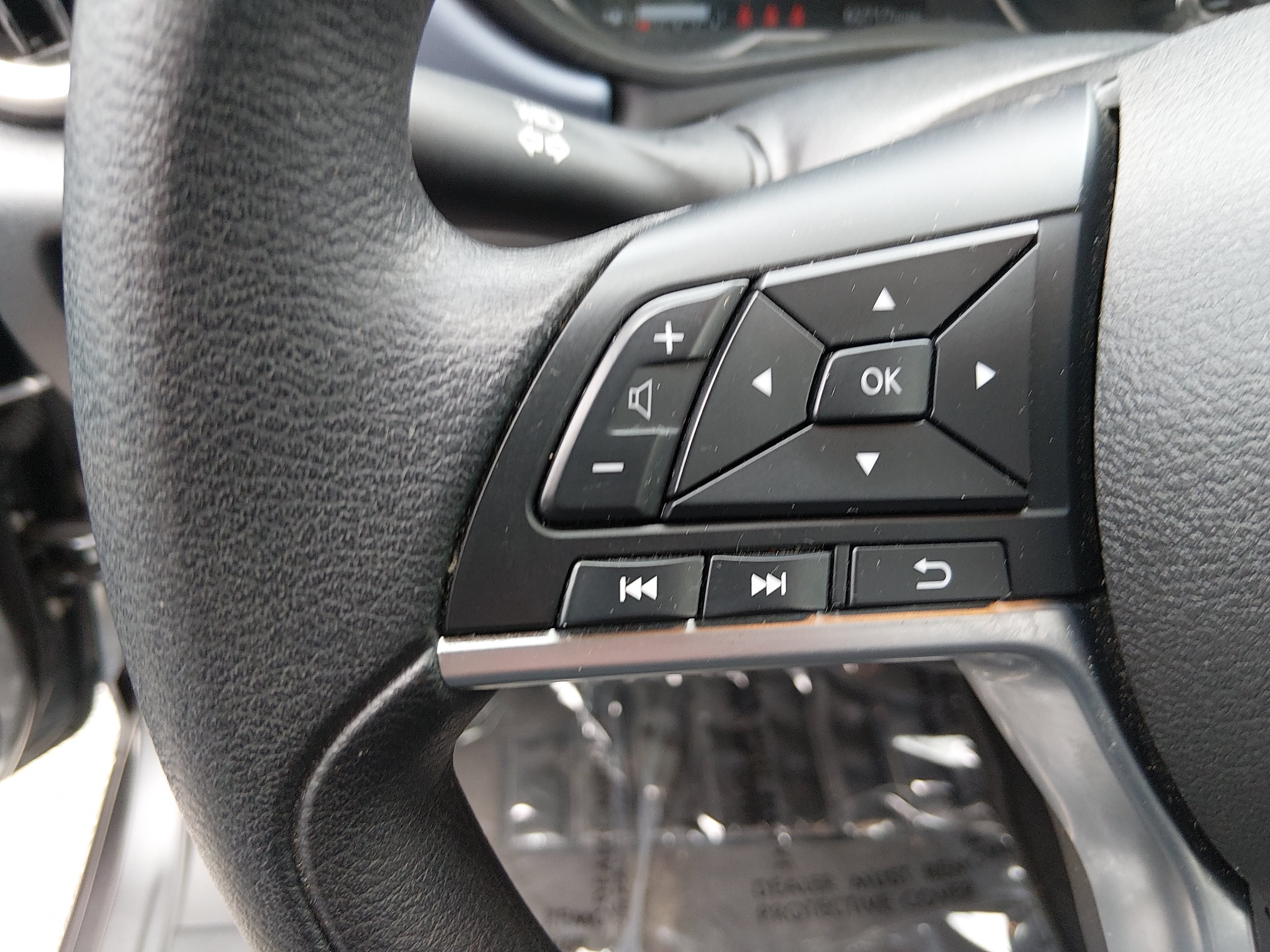 2024 Nissan Versa Sedan SV - Photo 12