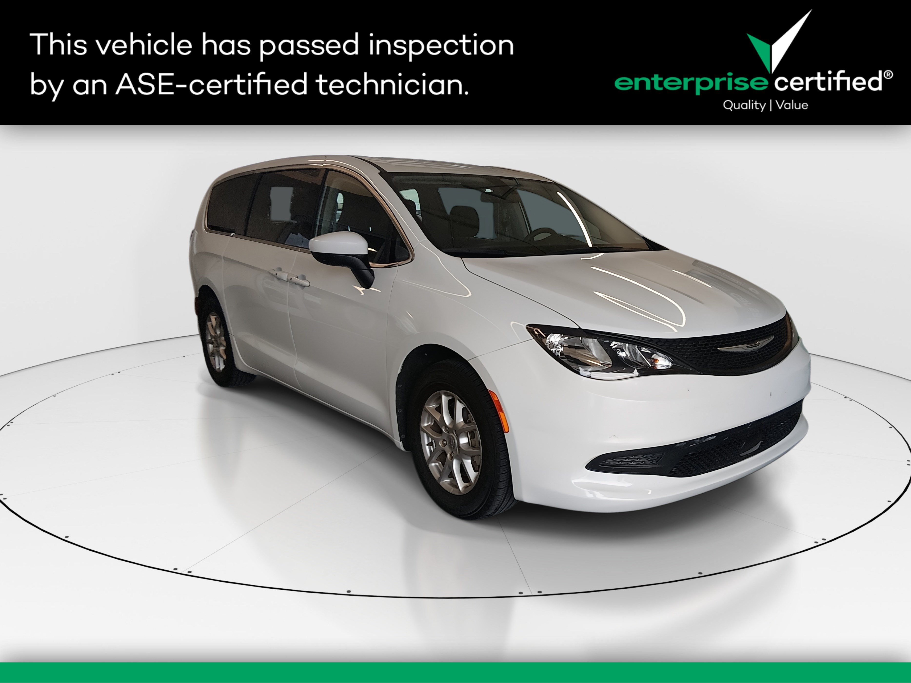 2022 Chrysler Voyager LX