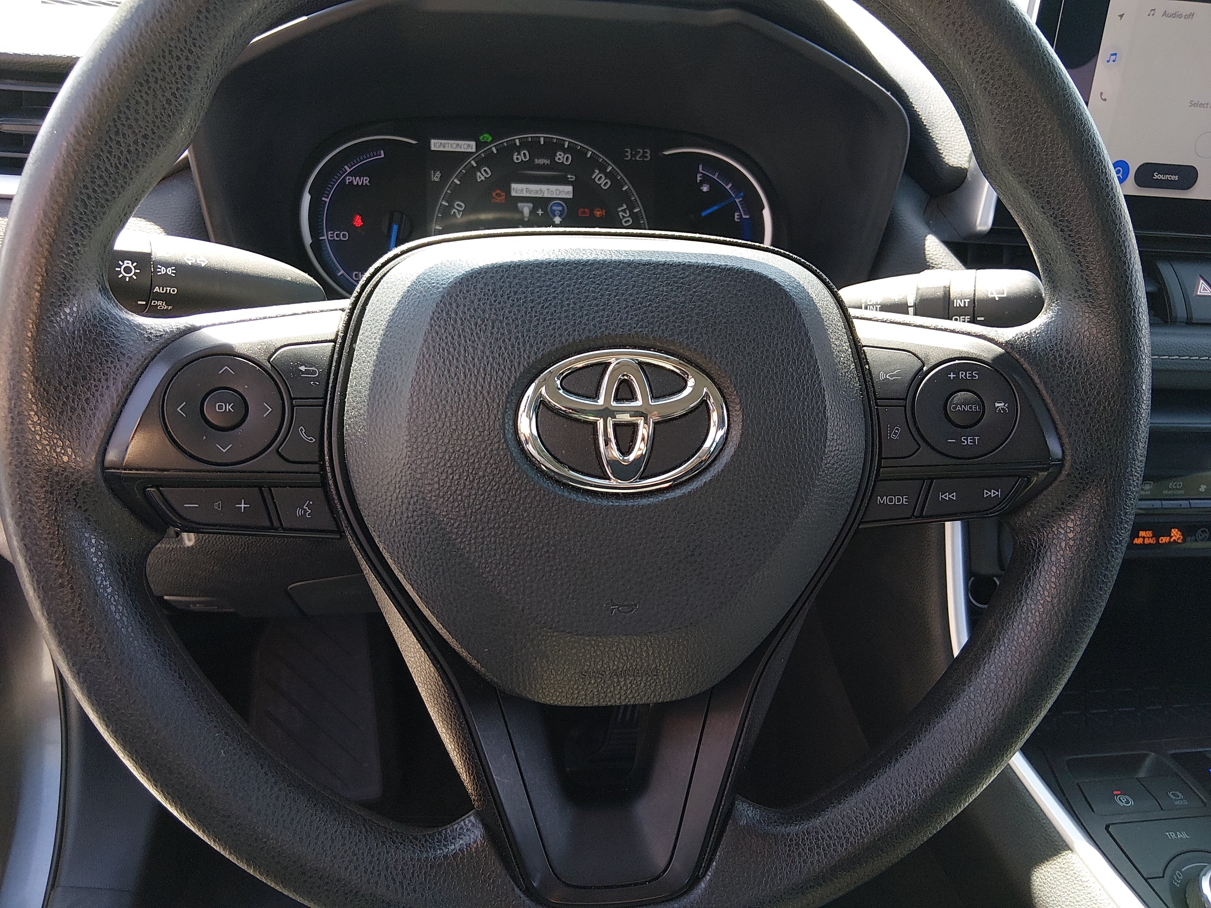 2024 Toyota RAV4 XLE - Photo 12