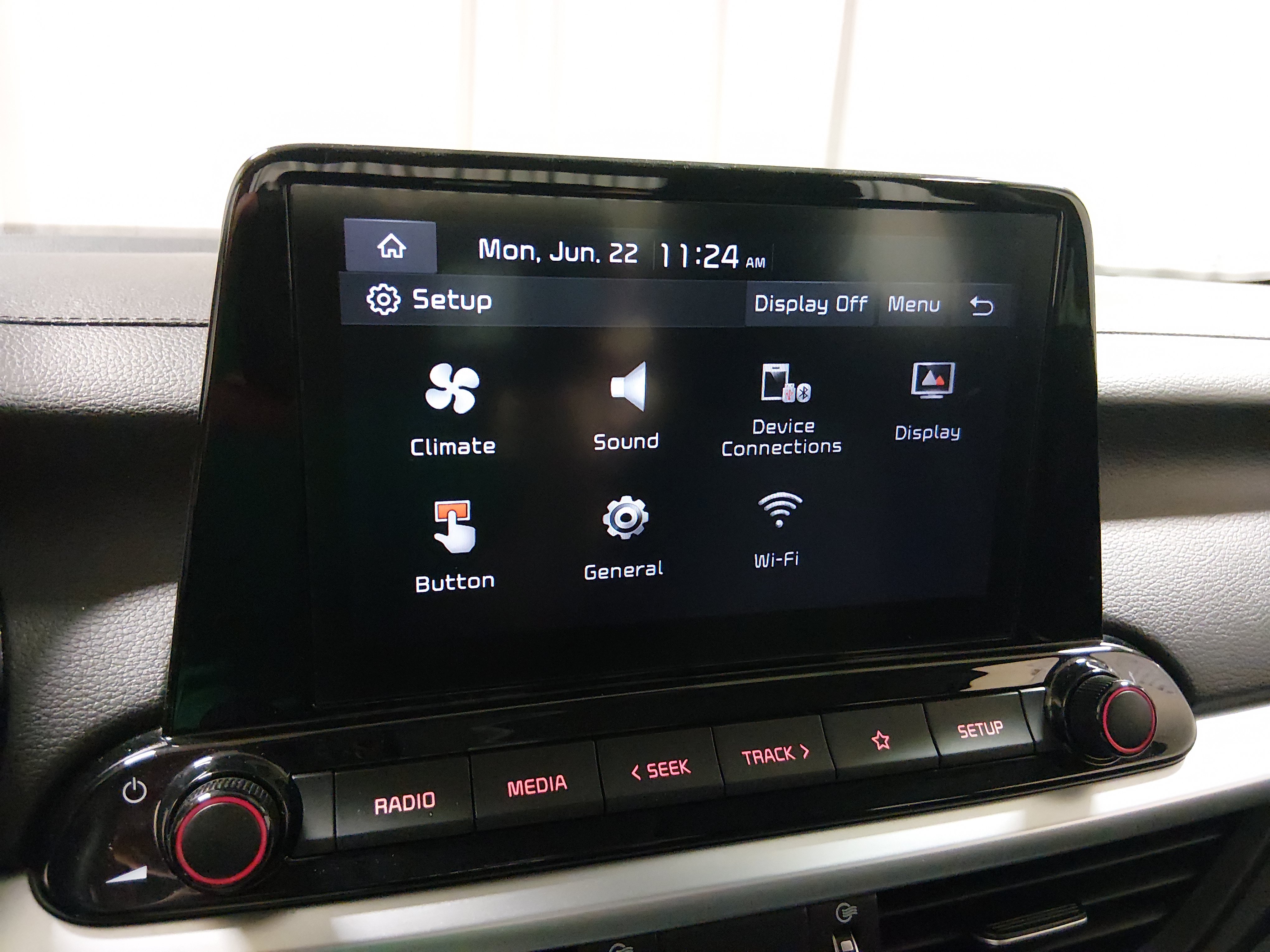 2024 Kia Forte LXS - Photo 17