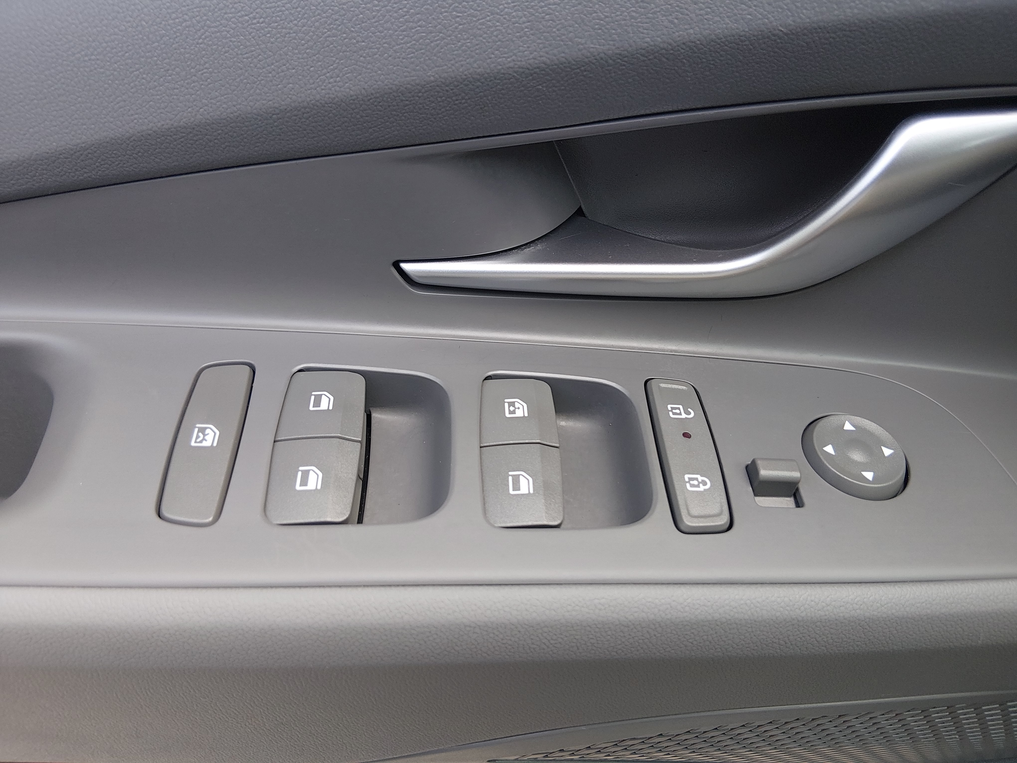2024 Hyundai Elantra SEL - Photo 20