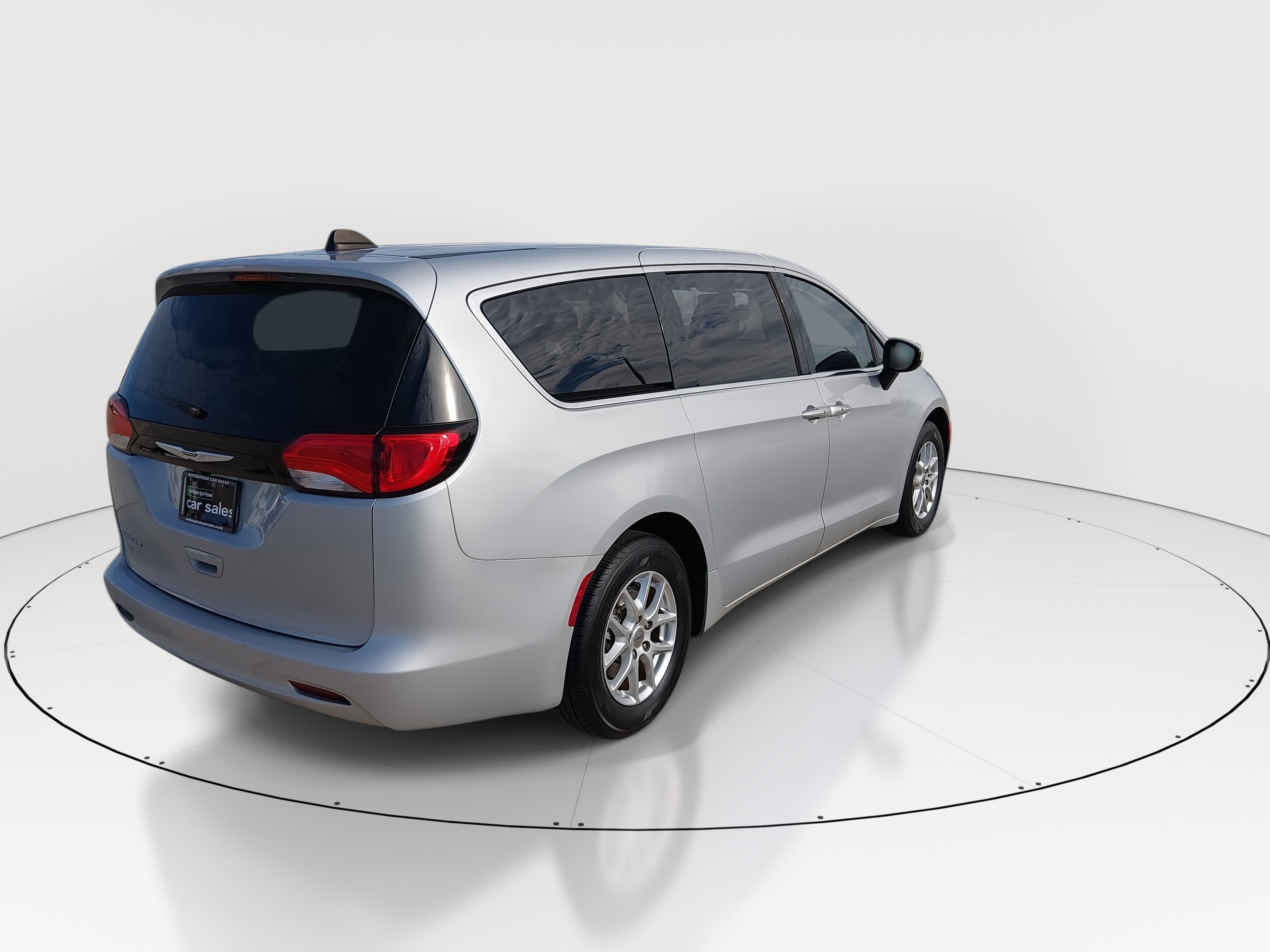 2022 Chrysler Voyager LX - Photo 7