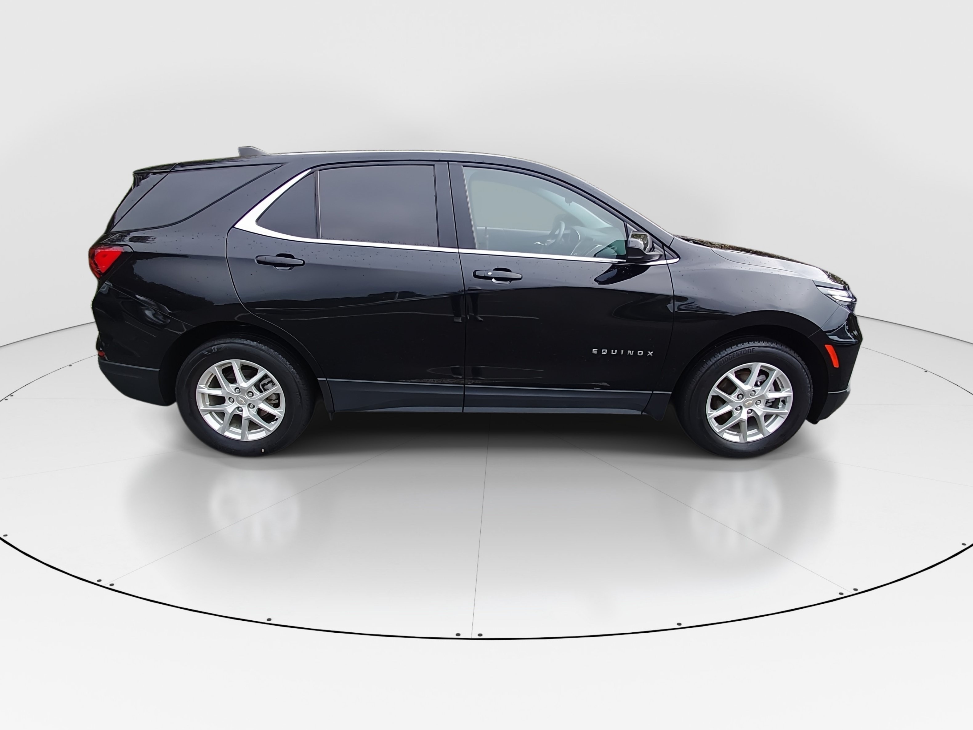 2024 Chevrolet Equinox LT - Photo 8