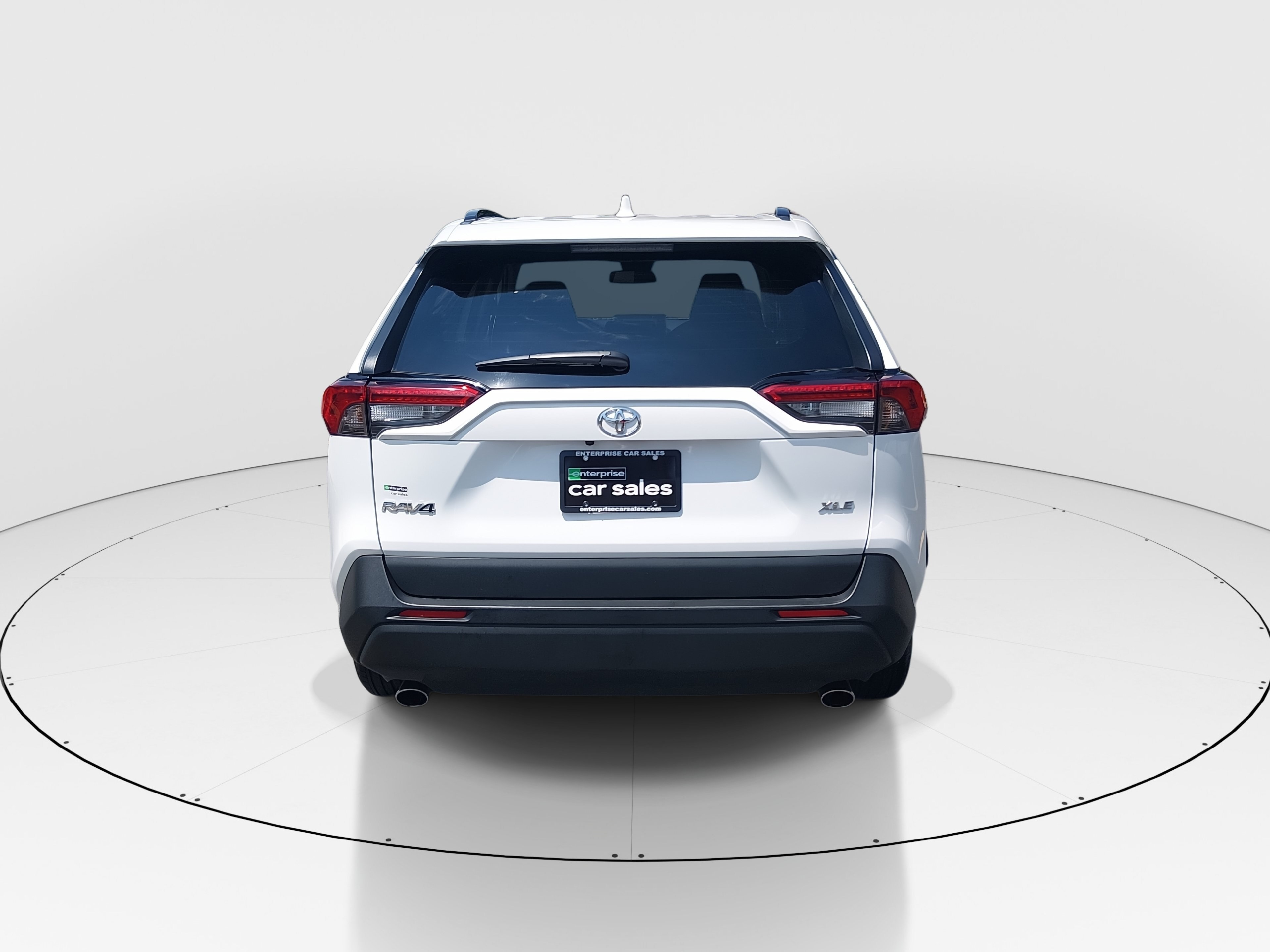 2024 Toyota RAV4 XLE - Photo 6