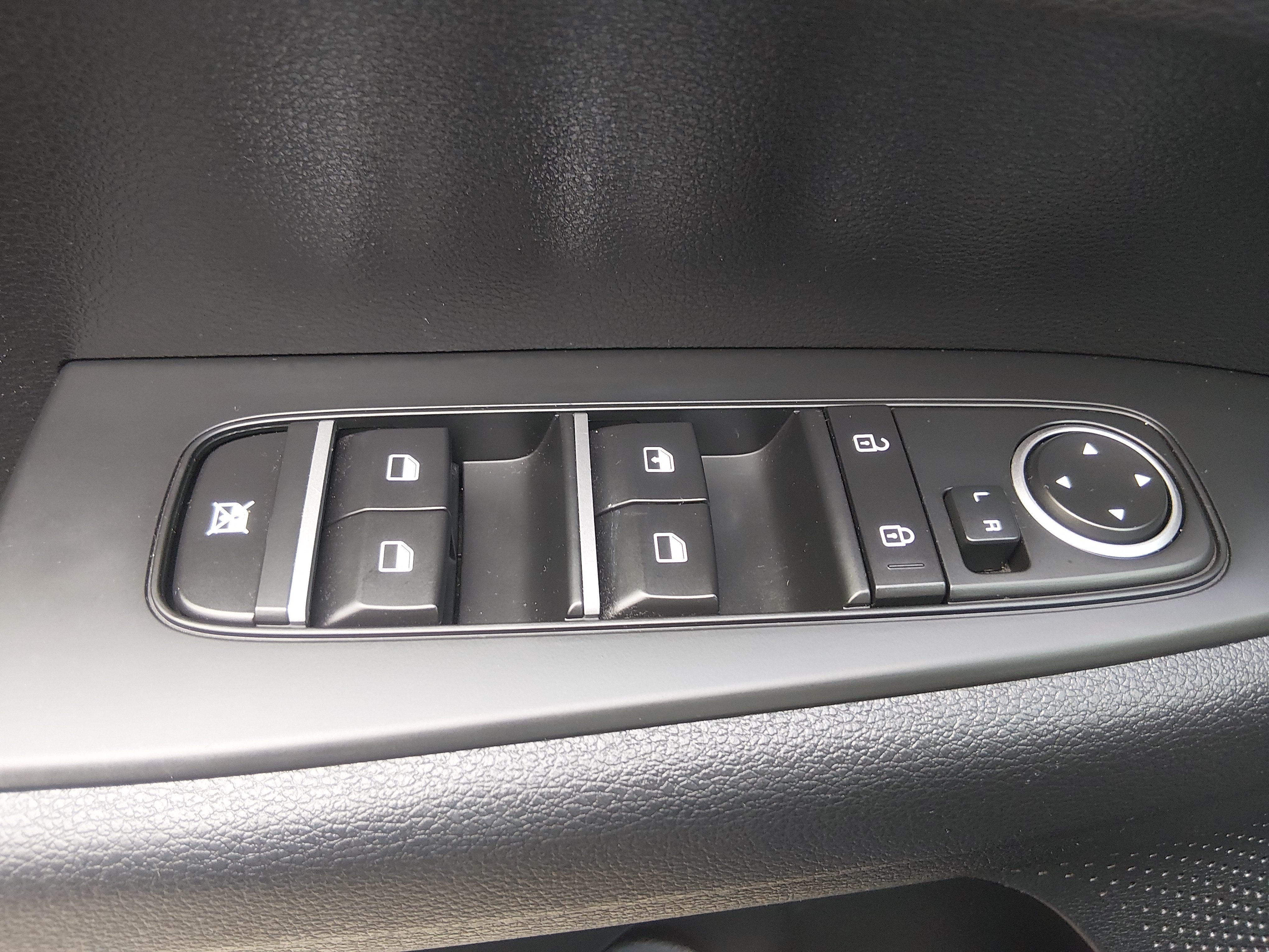 2024 Kia Forte LXS - Photo 20