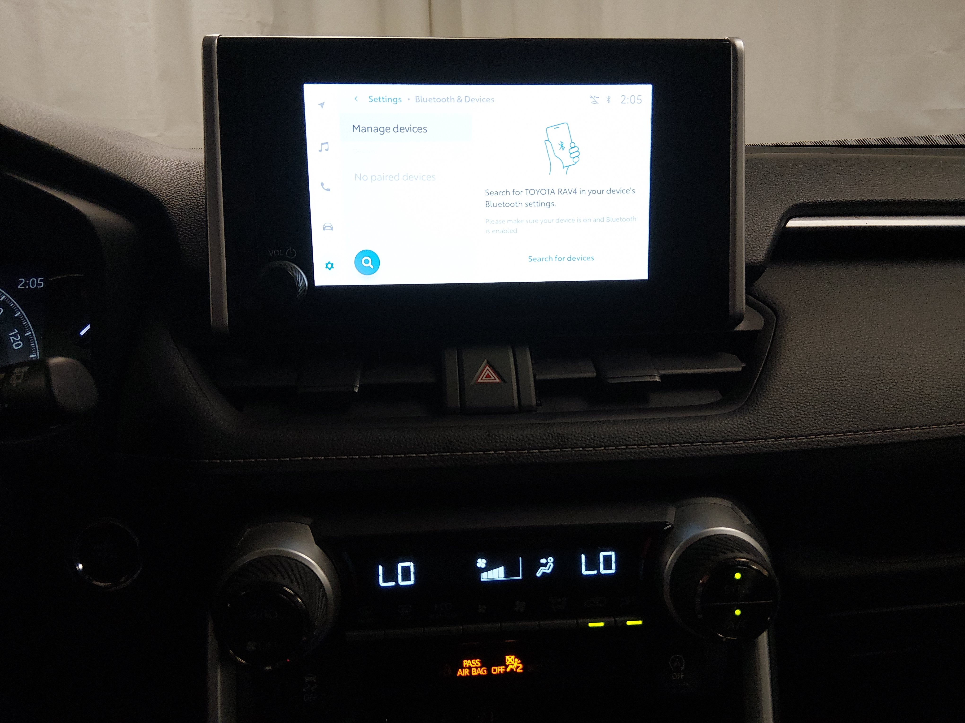 2024 Toyota RAV4 XLE - Photo 13