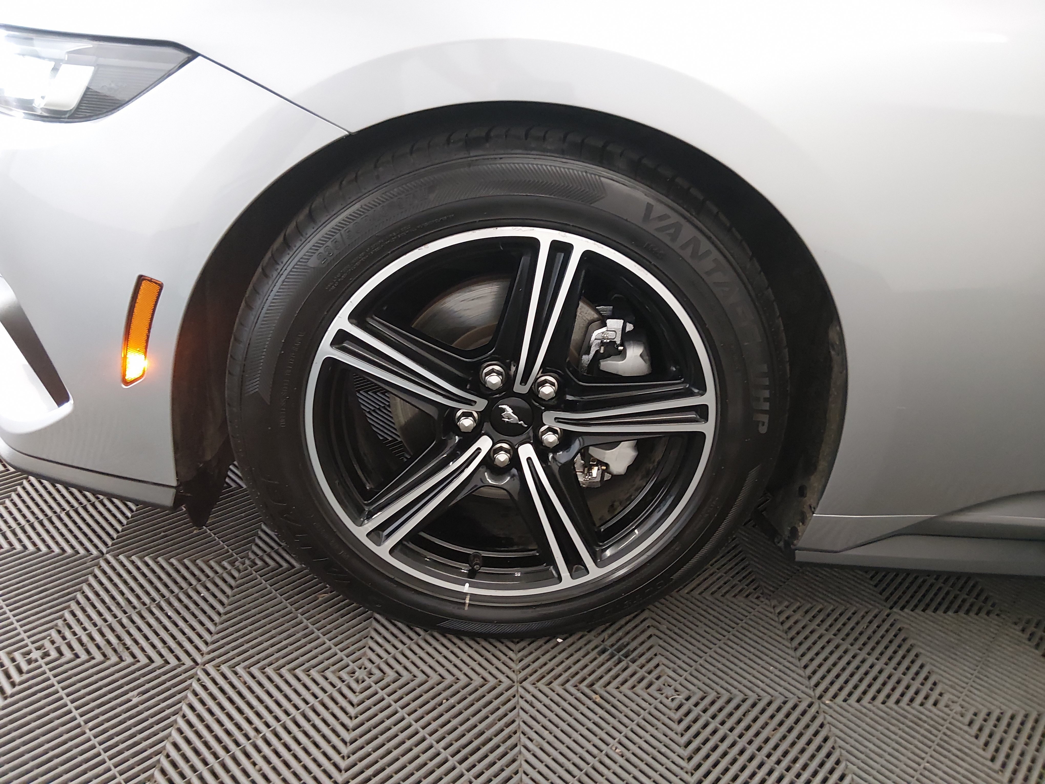 2024 Ford Mustang EcoBoost Premium - Photo 10