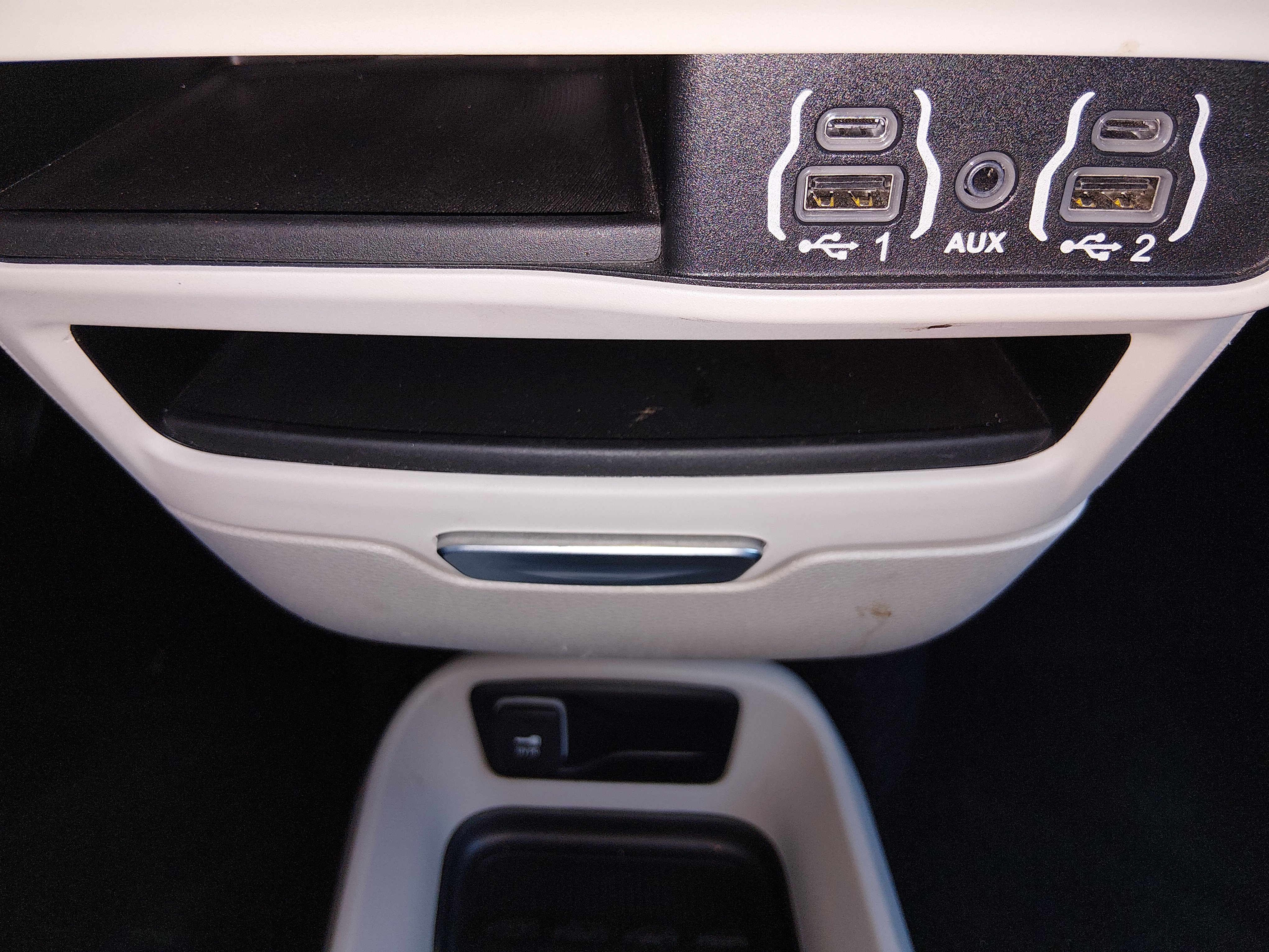 2023 Chrysler Voyager LX - Photo 21
