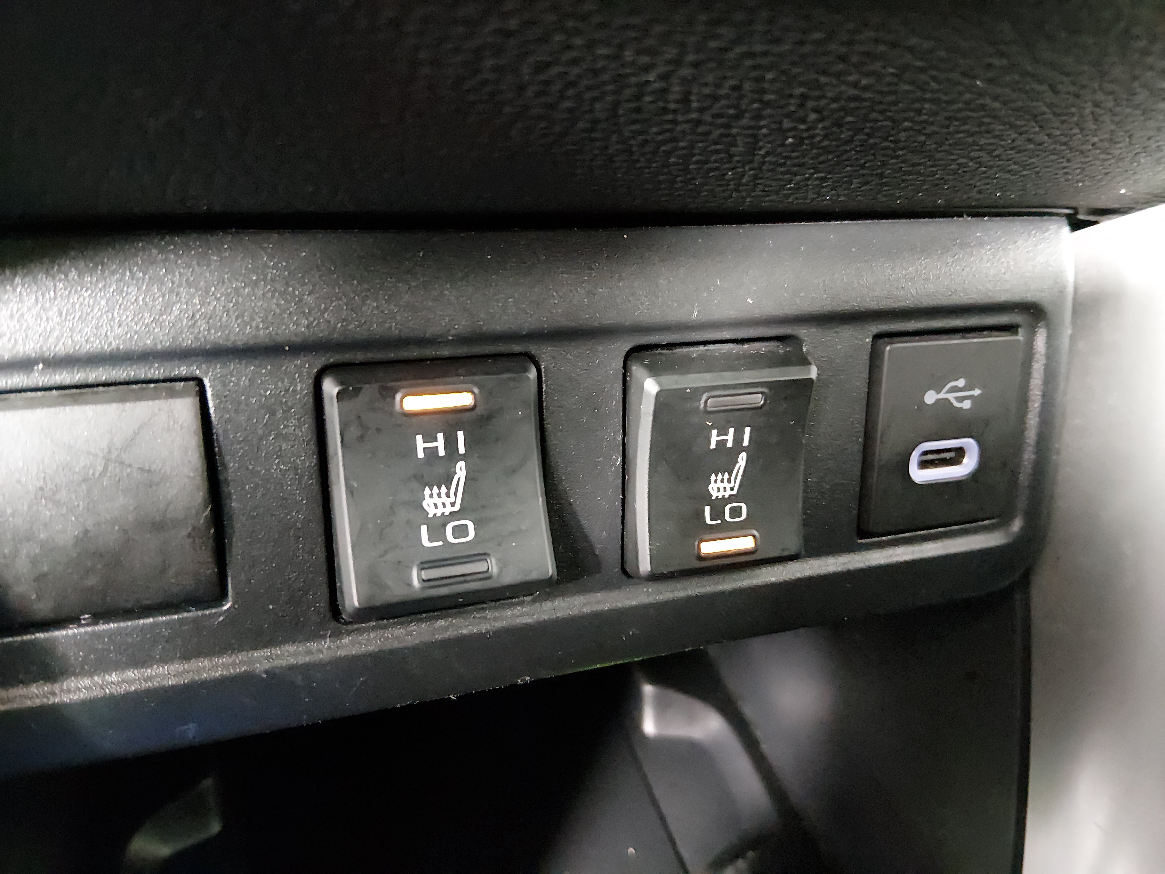 2024 Toyota Corolla Cross XLE - Photo 17
