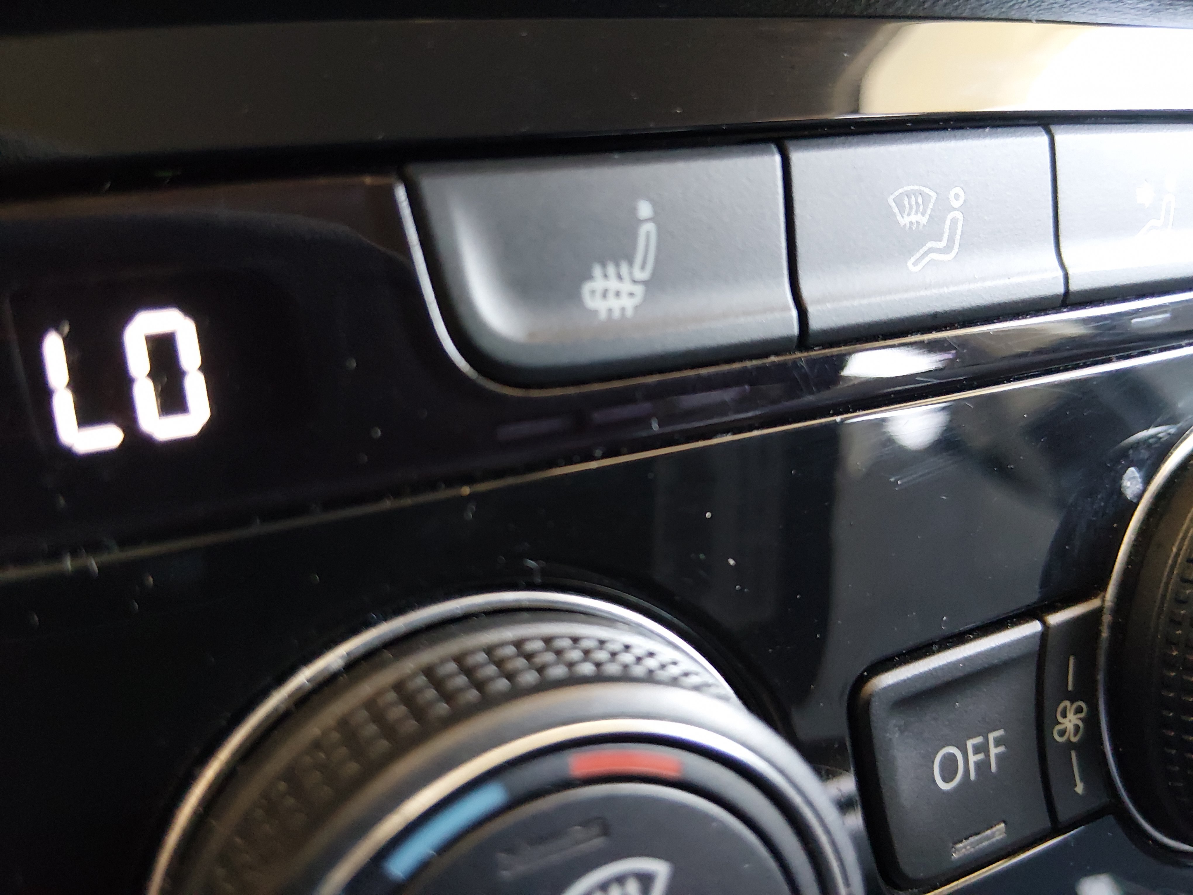 2024 Volkswagen Taos SE - Photo 18