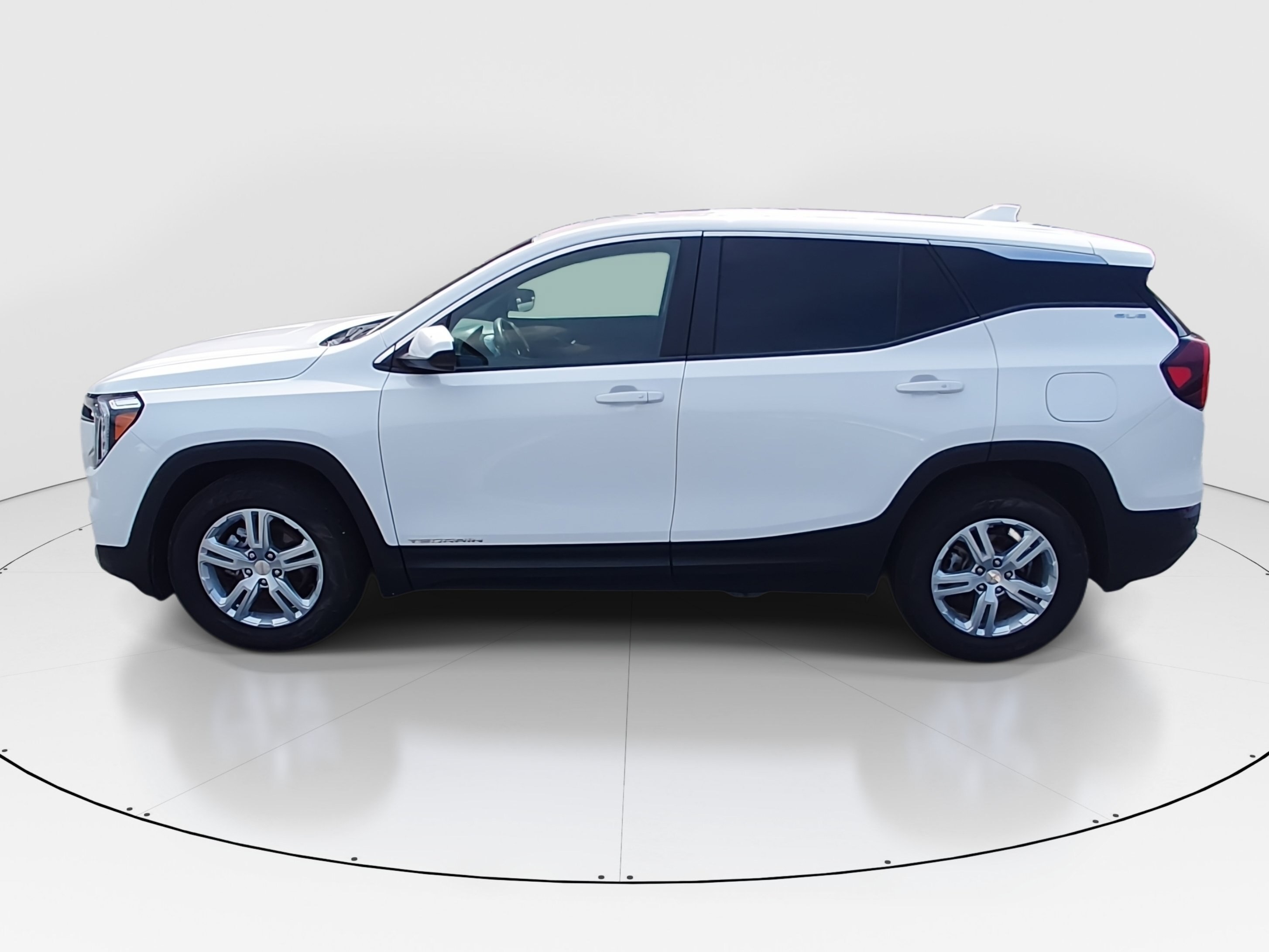 2024 GMC Terrain SLE - Photo 4