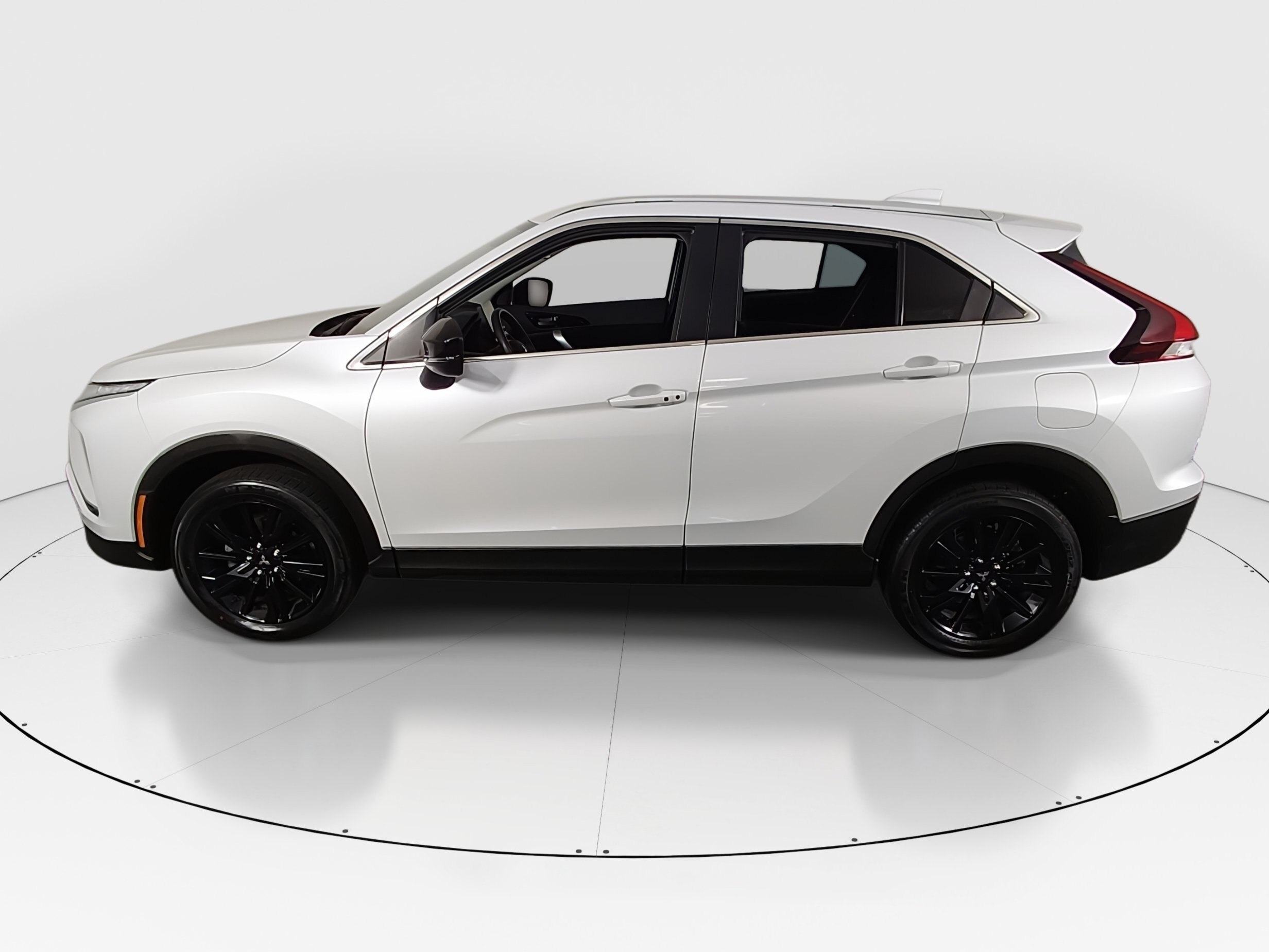 2024 Mitsubishi Eclipse Cross LE - Photo 4