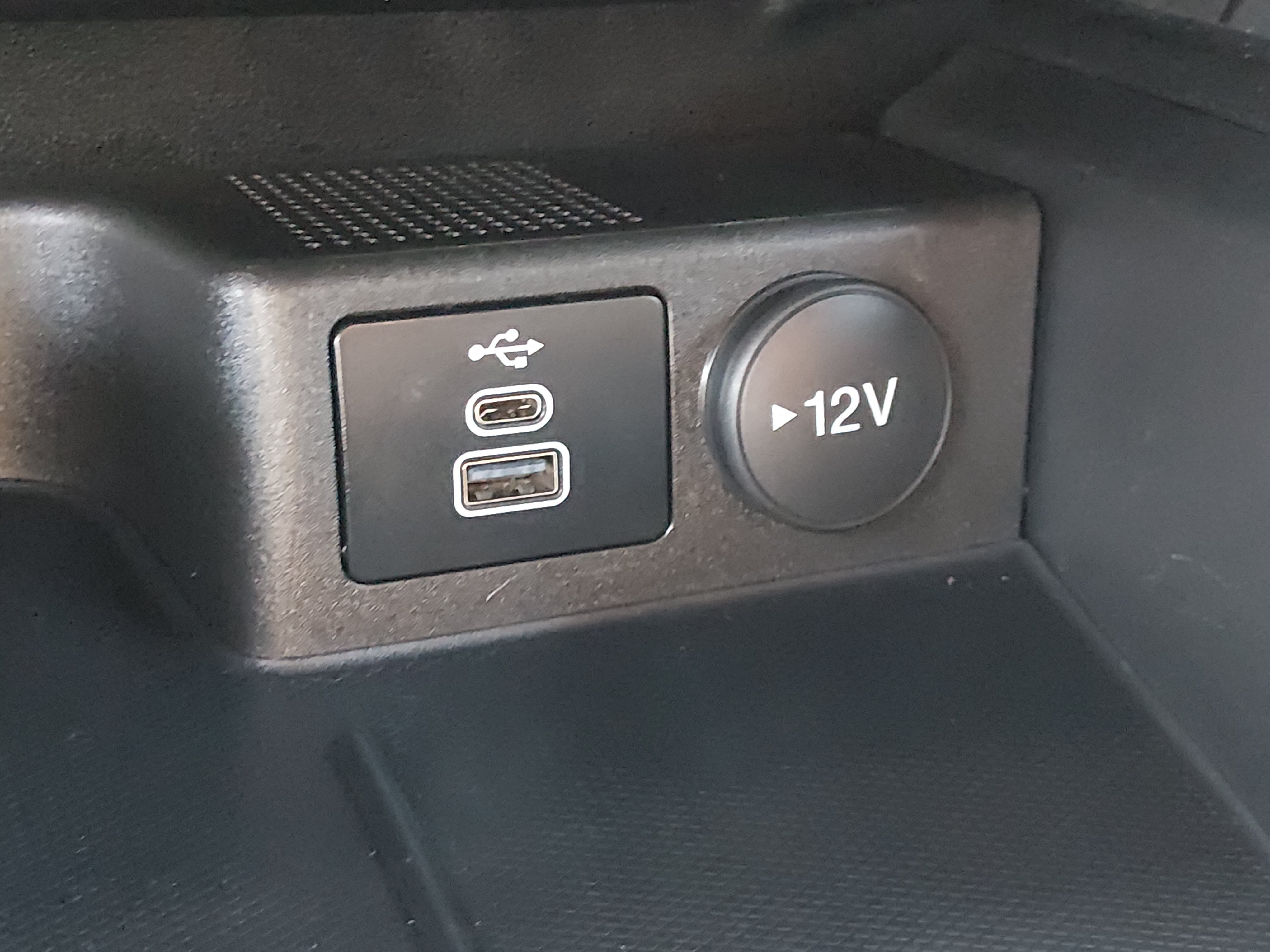 2025 Ford Escape ST-Line - Photo 18