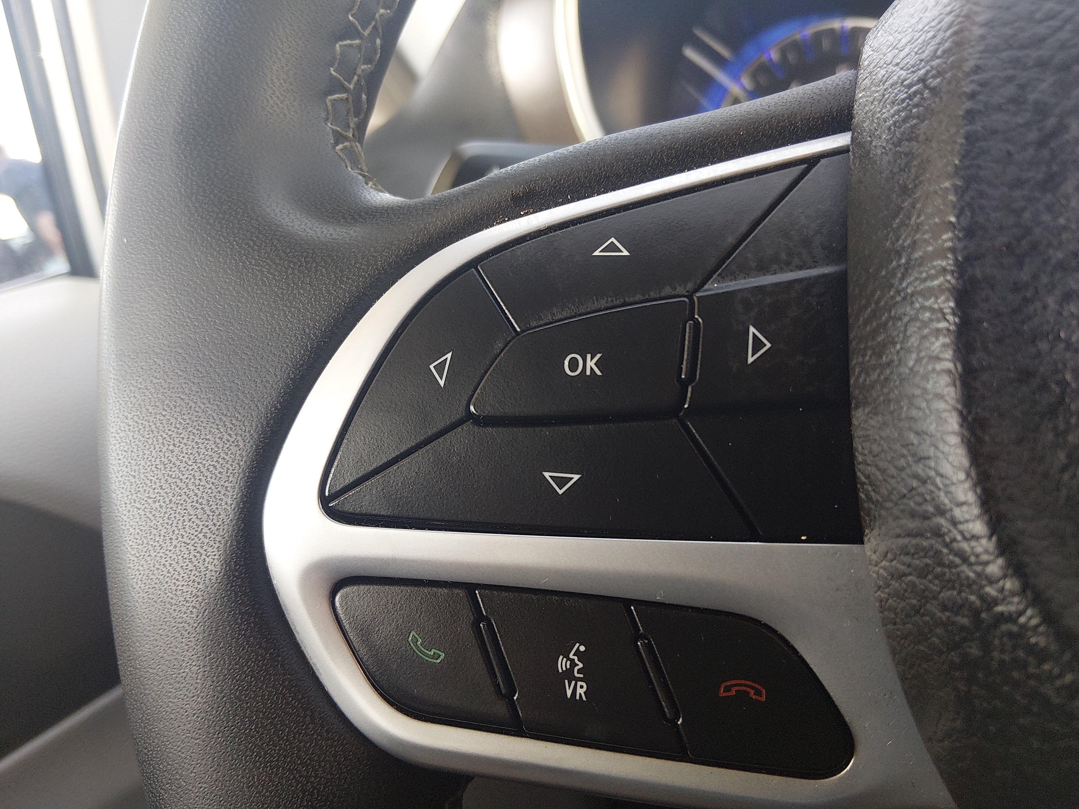 2023 Chrysler Voyager LX - Photo 13