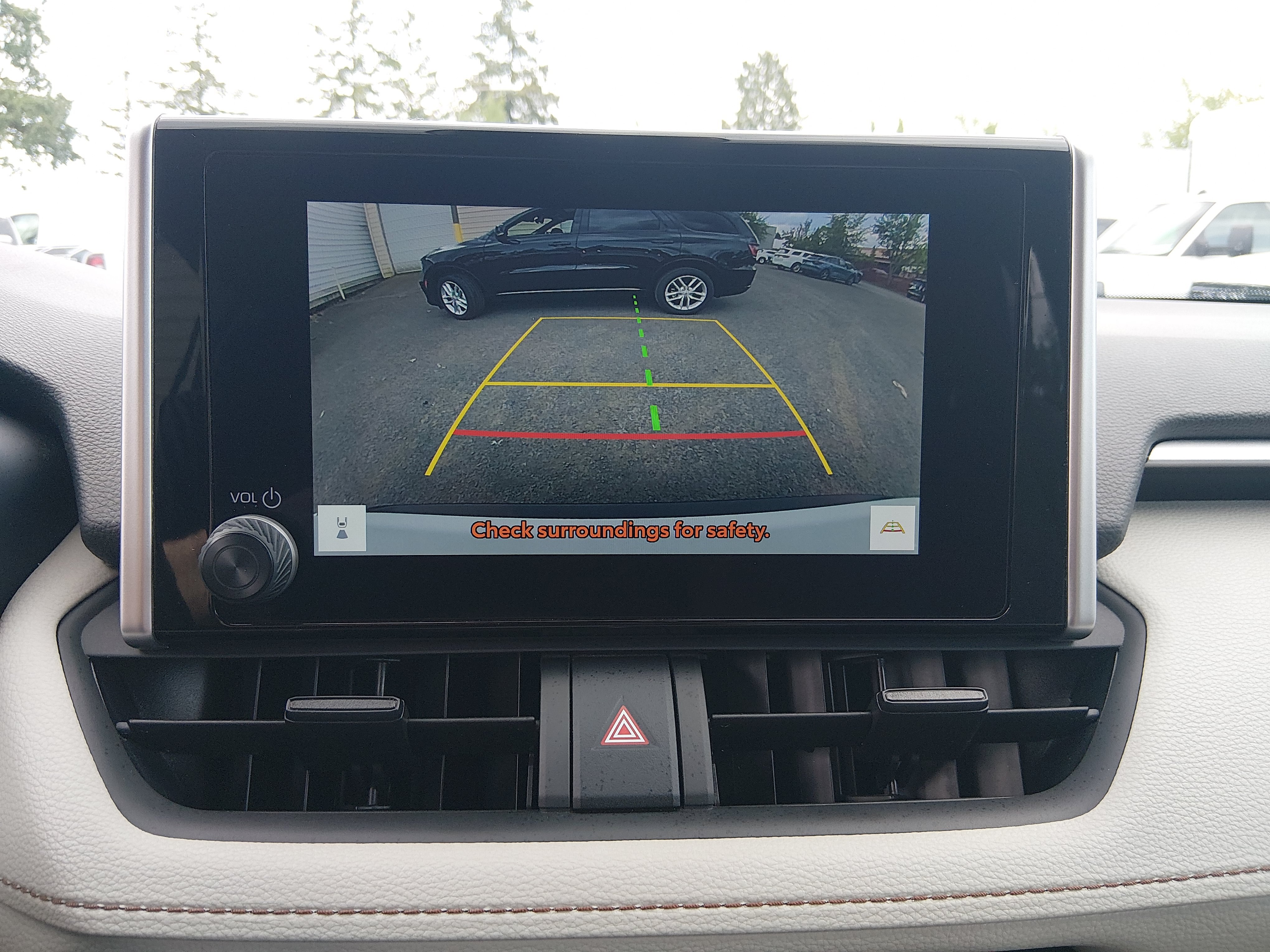 2024 Toyota RAV4 XLE - Photo 16