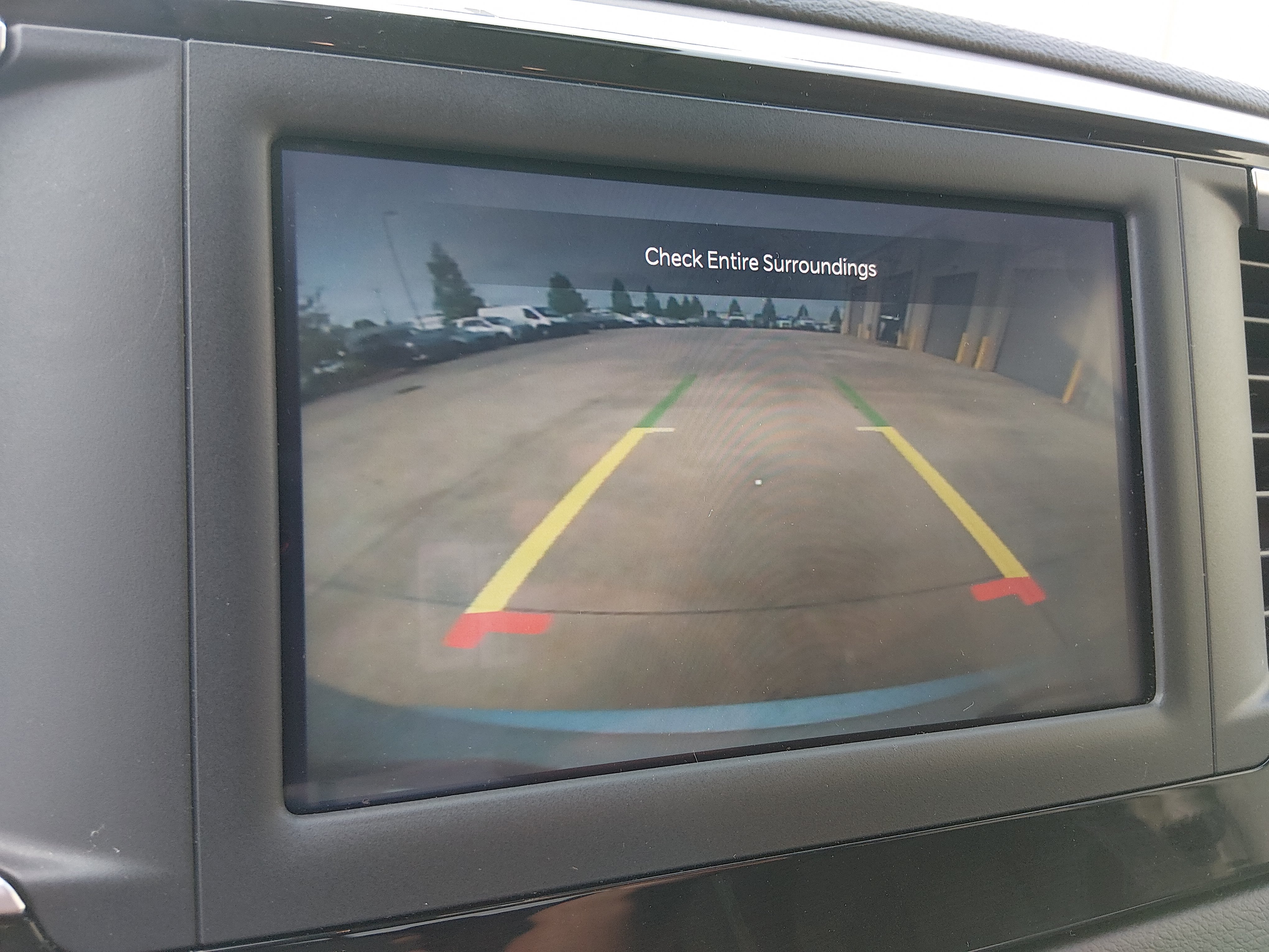 2023 Chrysler Voyager LX - Photo 16