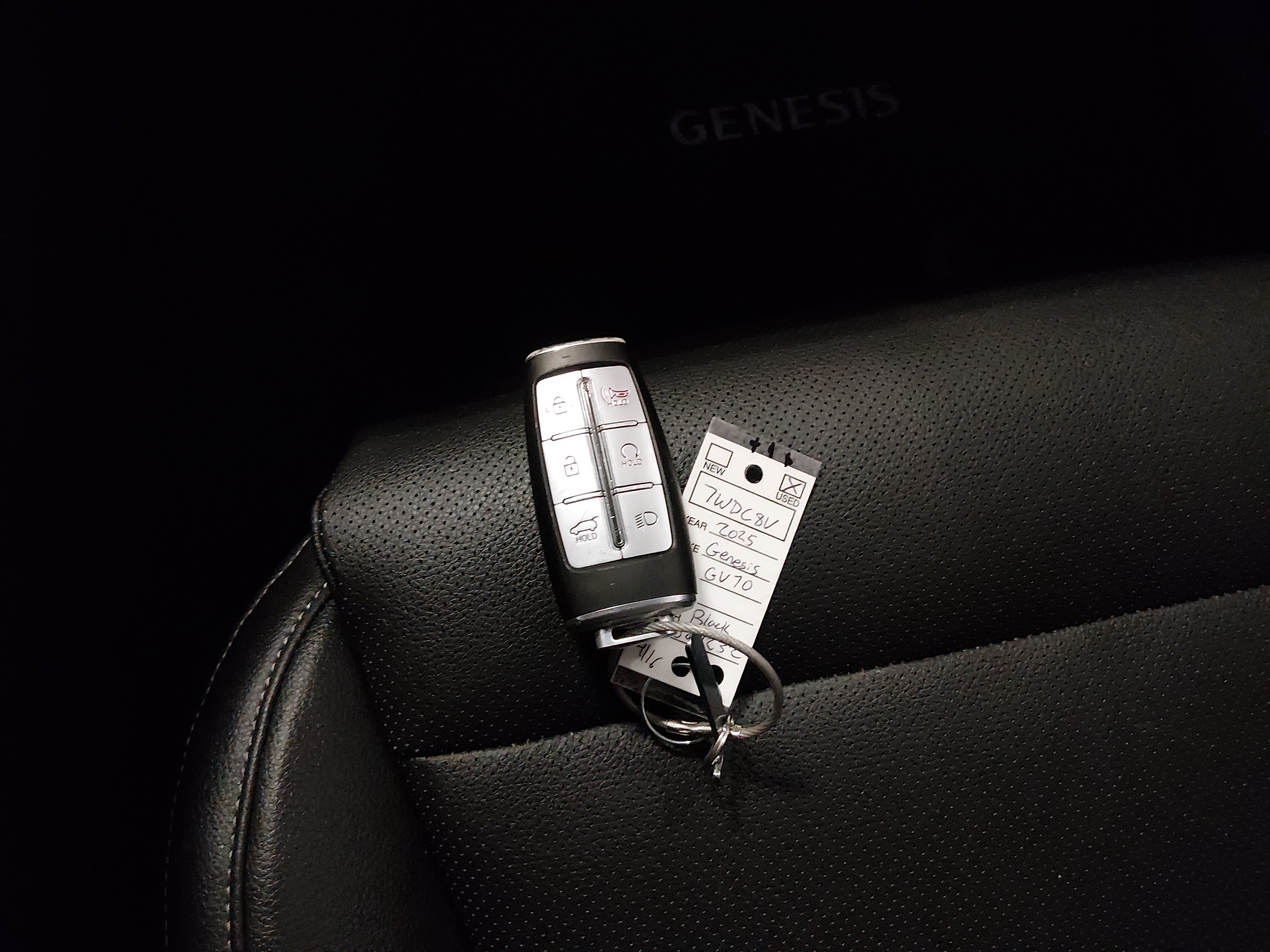 2025 GENESIS GV70 Standard - Photo 15