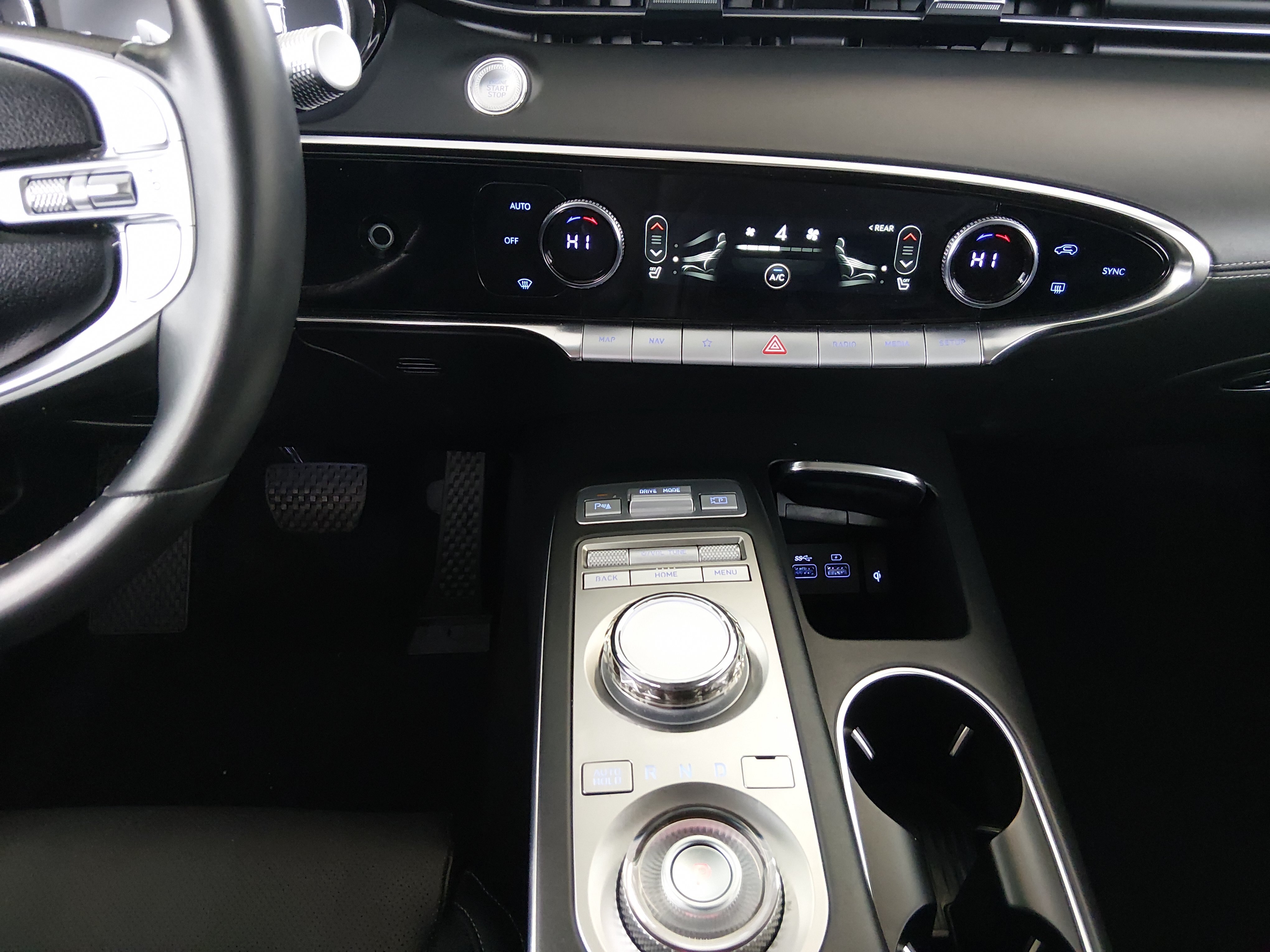2025 GENESIS GV70 Standard - Photo 21