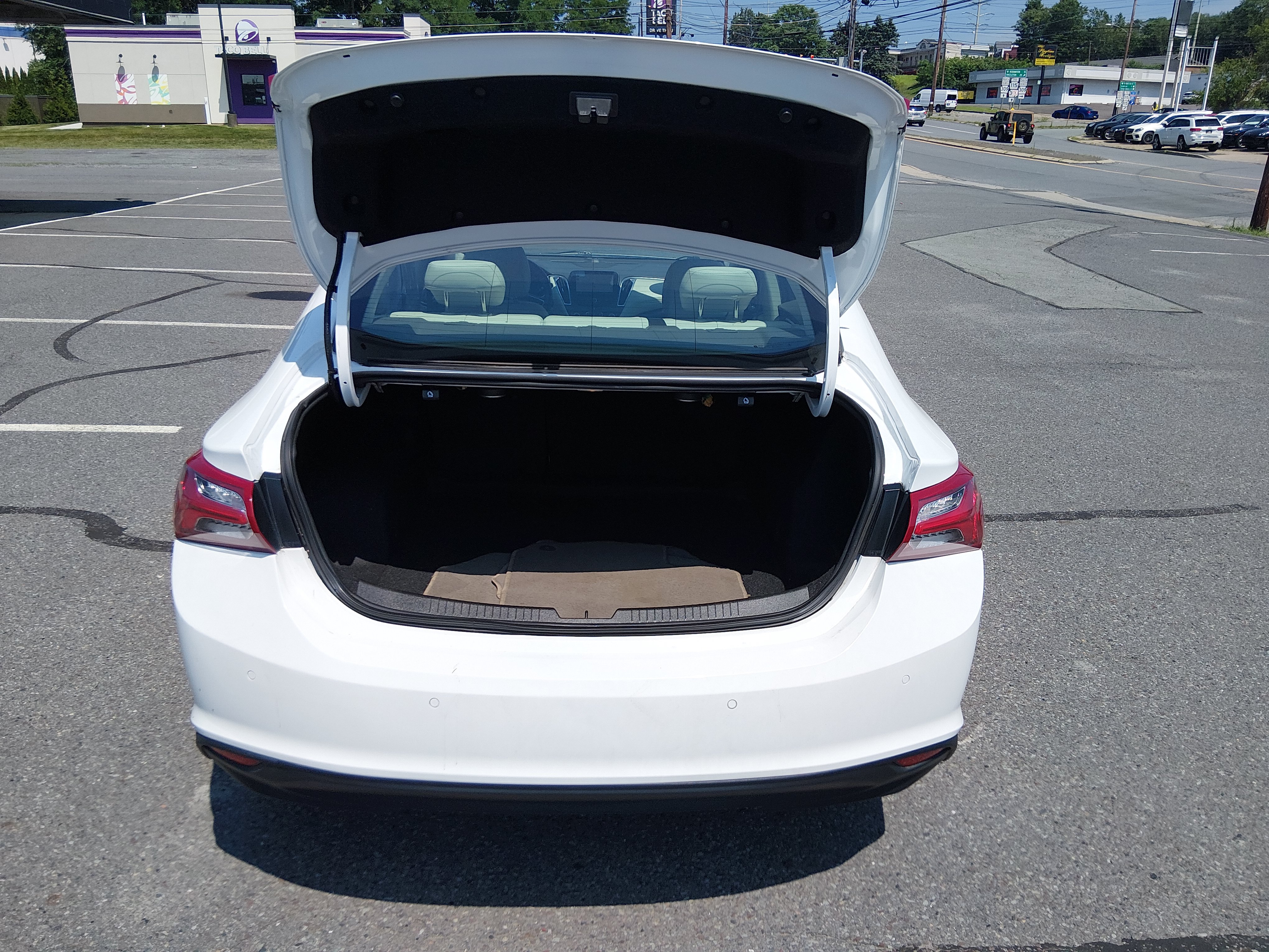 2024 Chevrolet Malibu 2LT - Photo 11