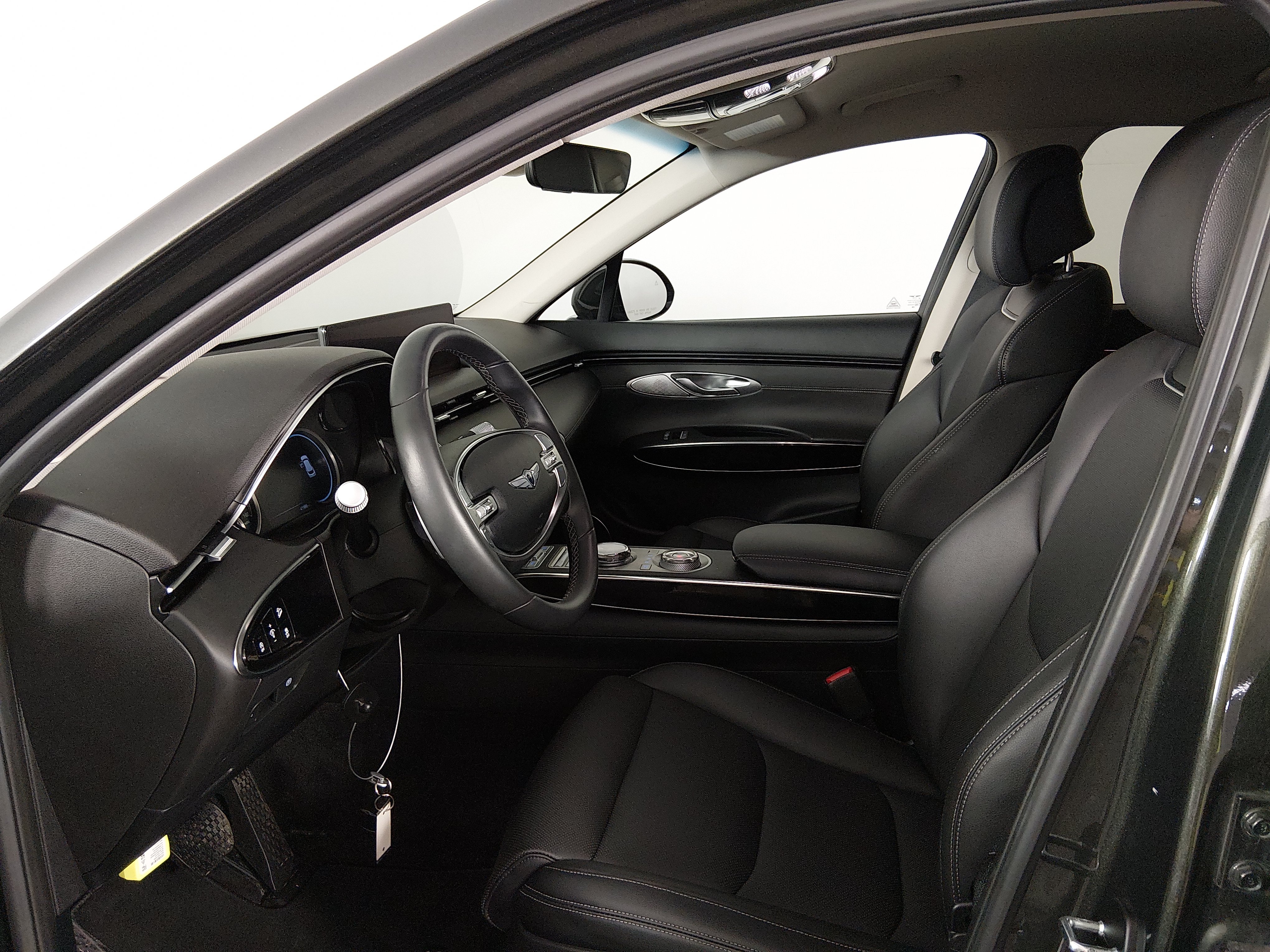2025 GENESIS GV70 Standard - Photo 20
