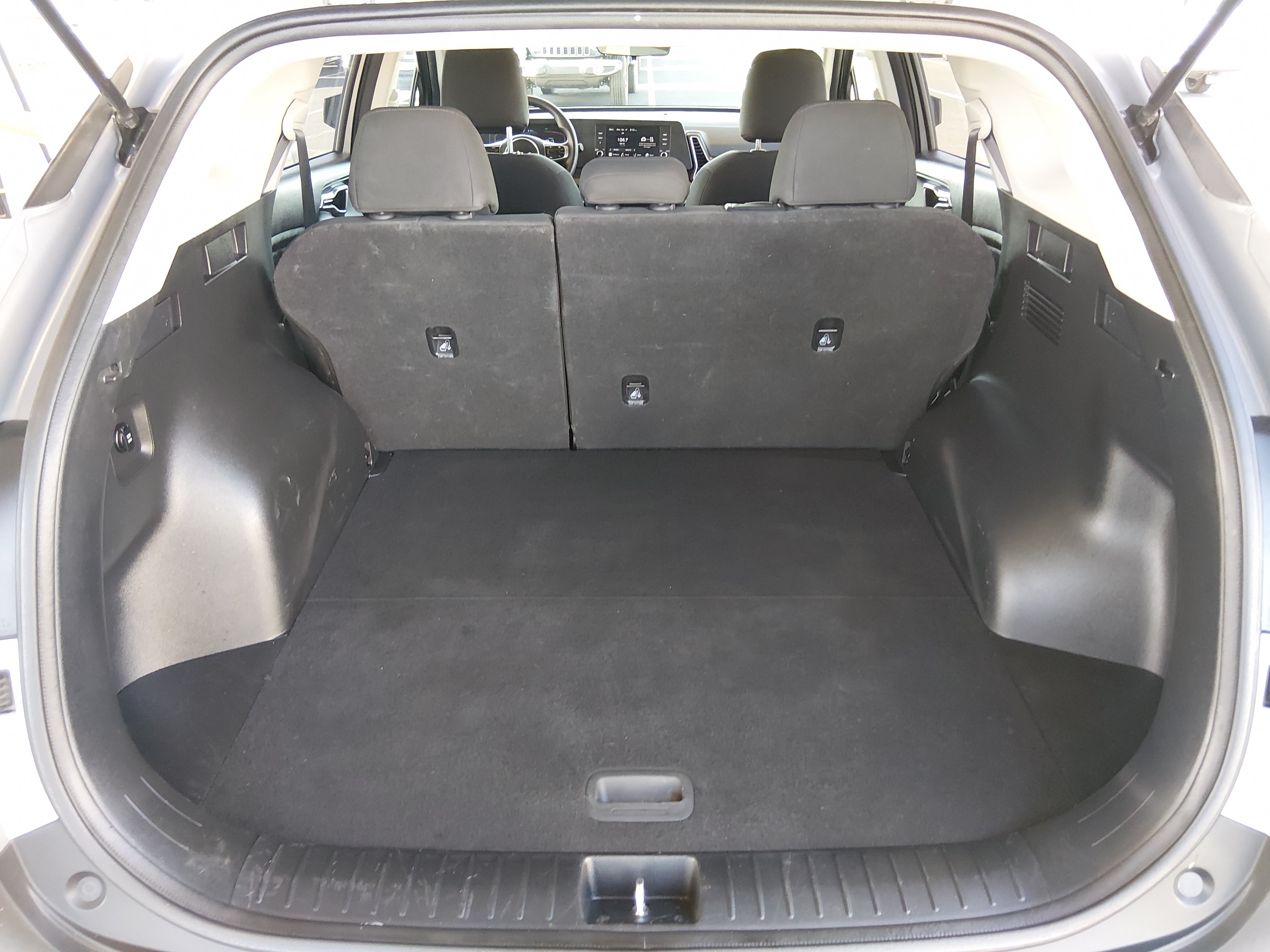 2024 Kia Sportage LX - Photo 11