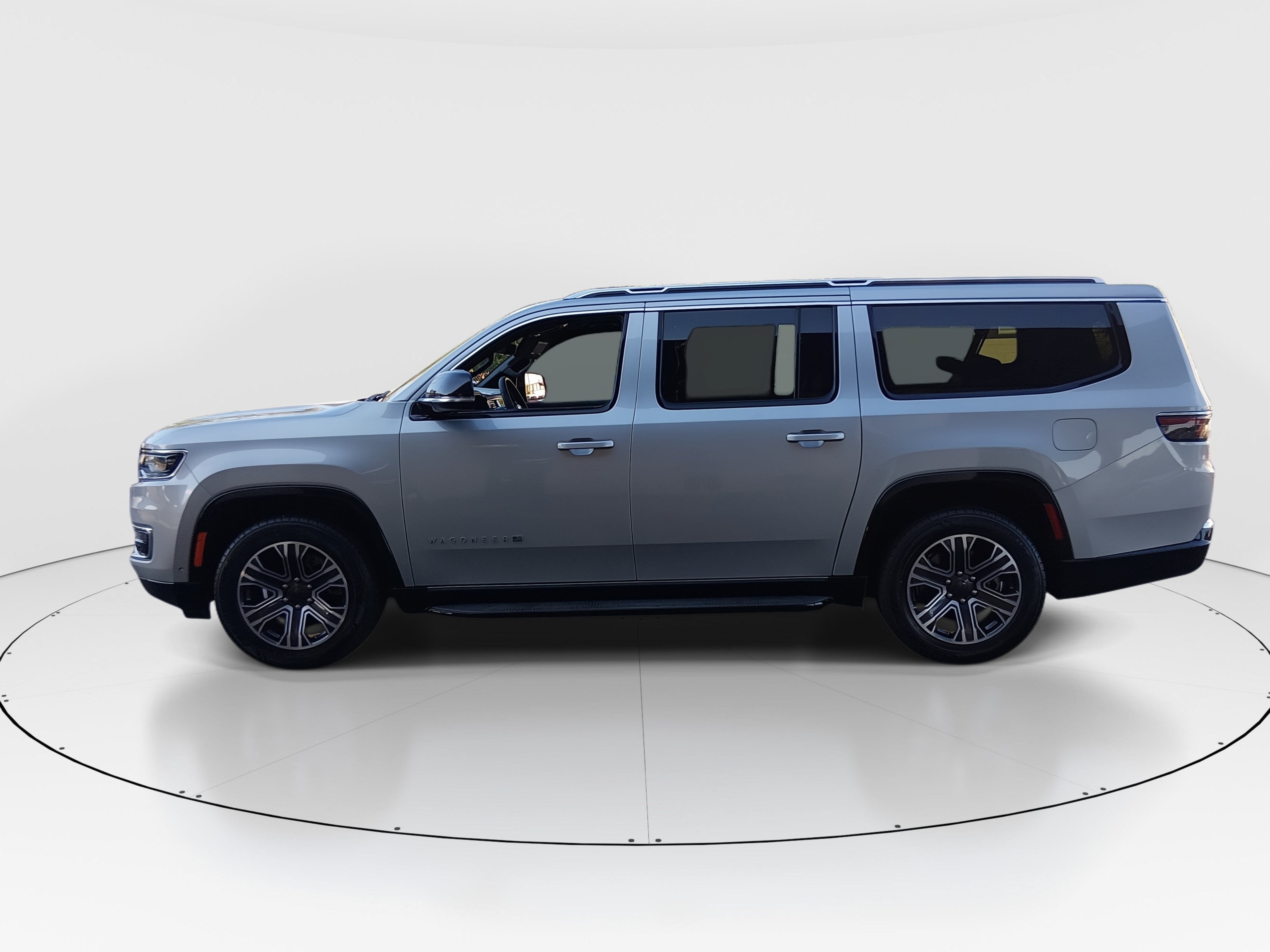 2024 Jeep Wagoneer L Series II - Photo 4