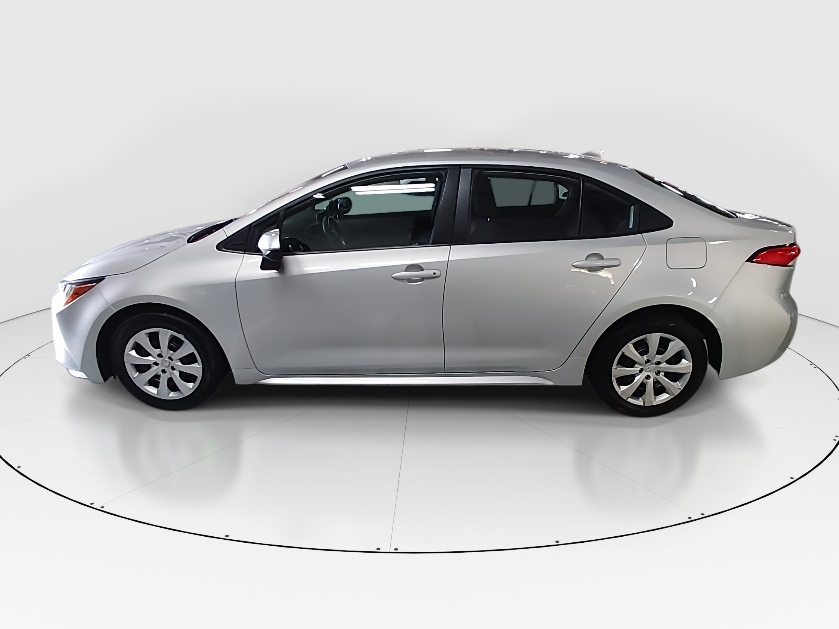2023 Toyota Corolla LE - Photo 4