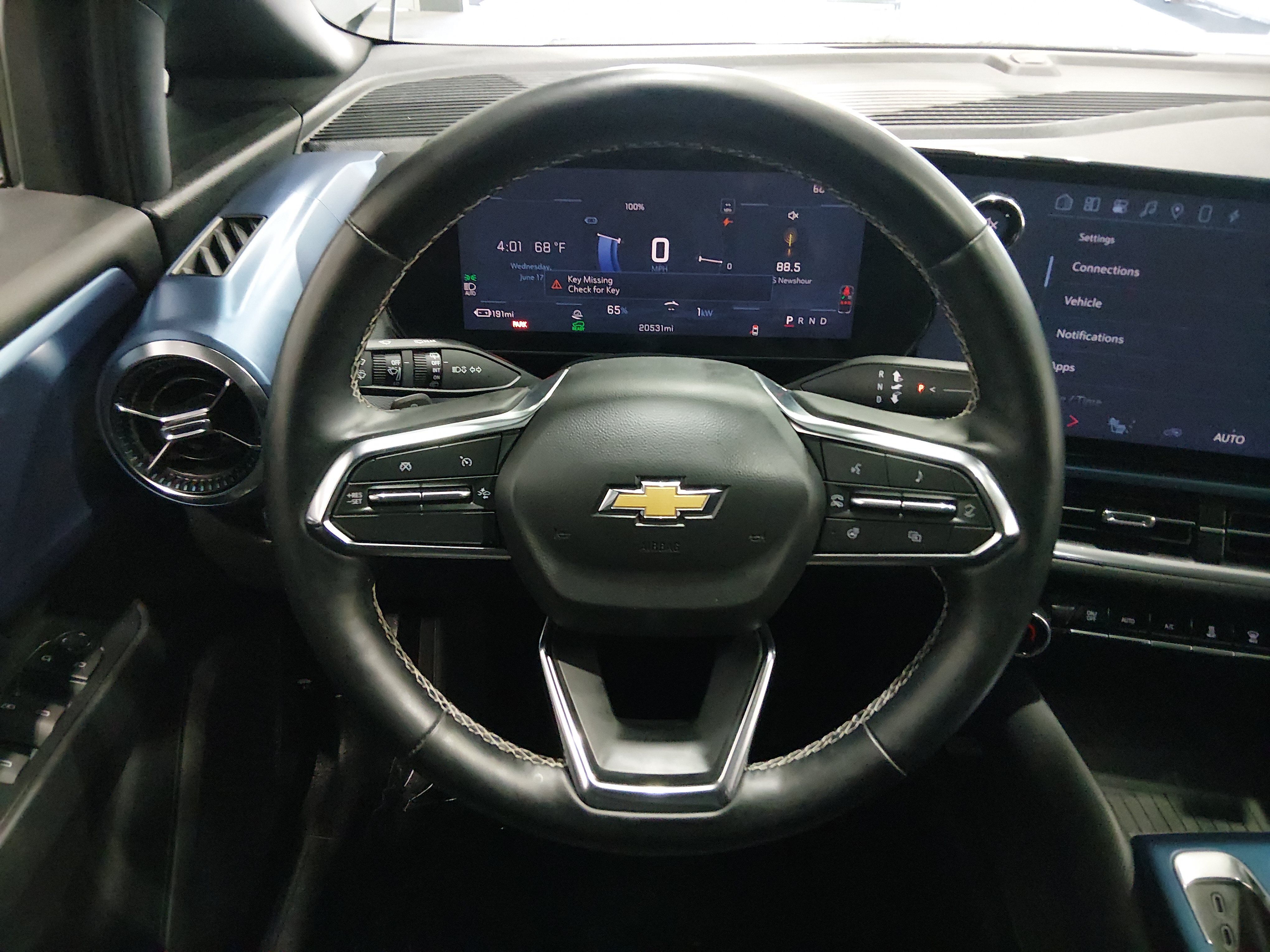 2024 Chevrolet Equinox EV LT - Photo 12