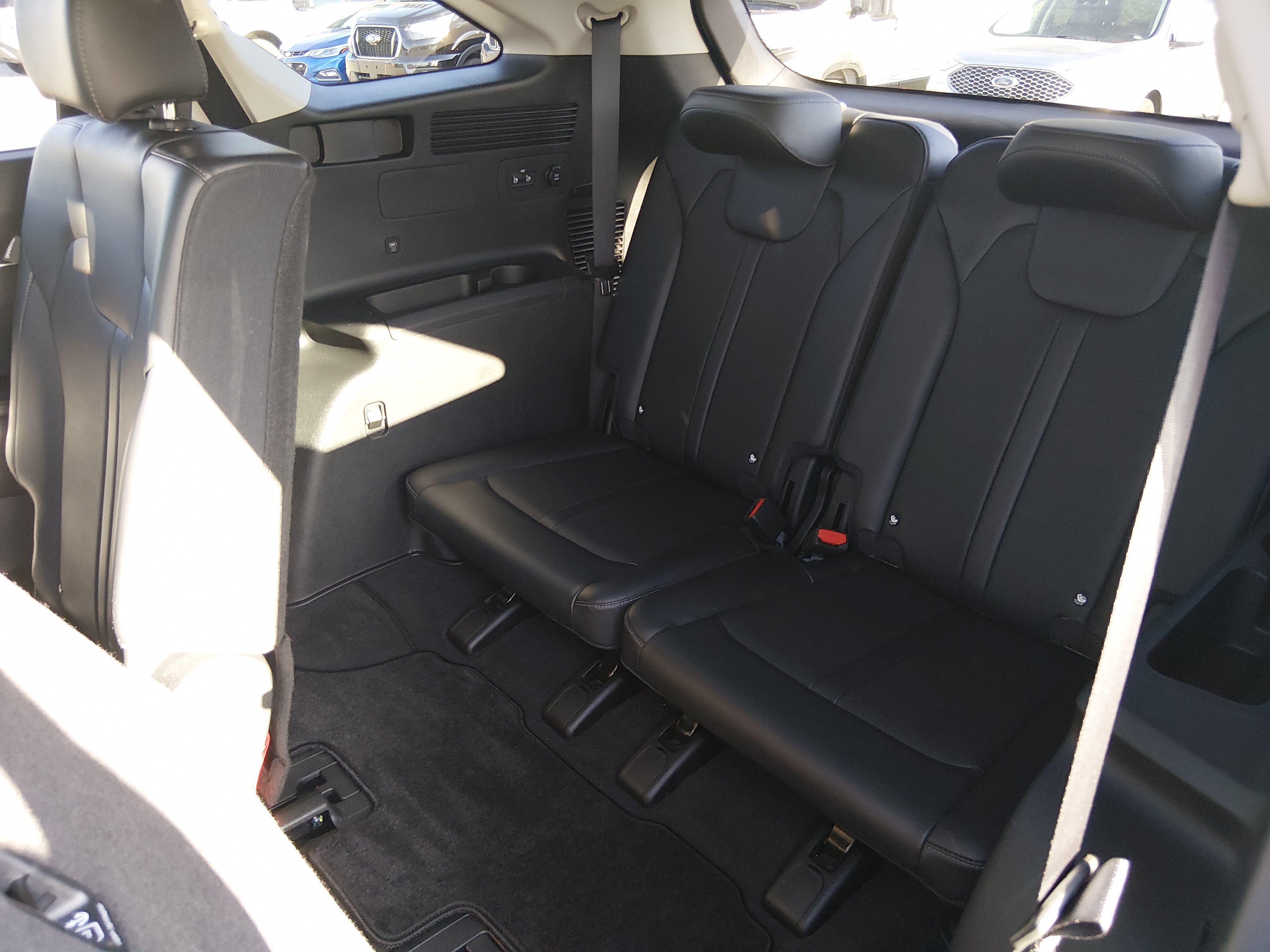2024 Kia Sorento S - Photo 18