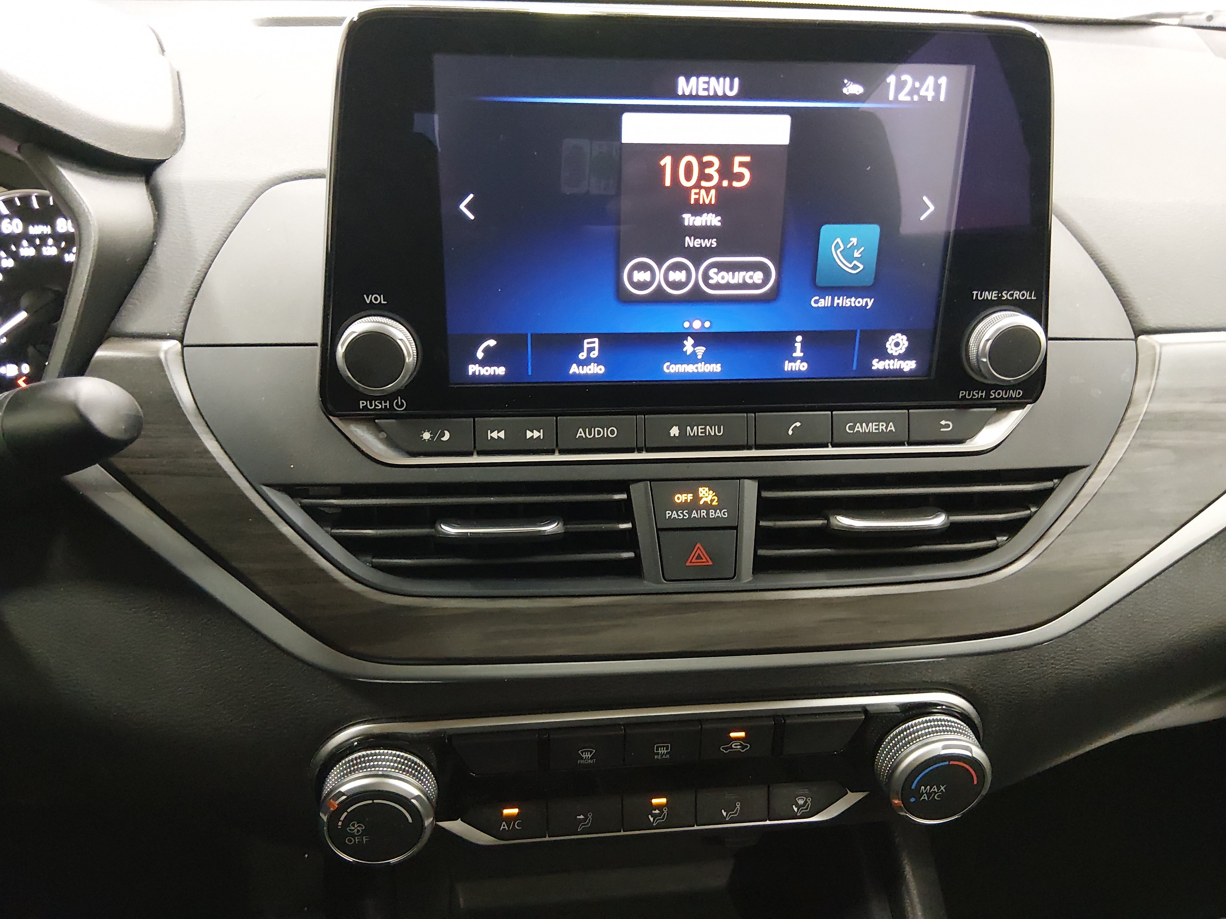 2025 Nissan Altima SV - Photo 13