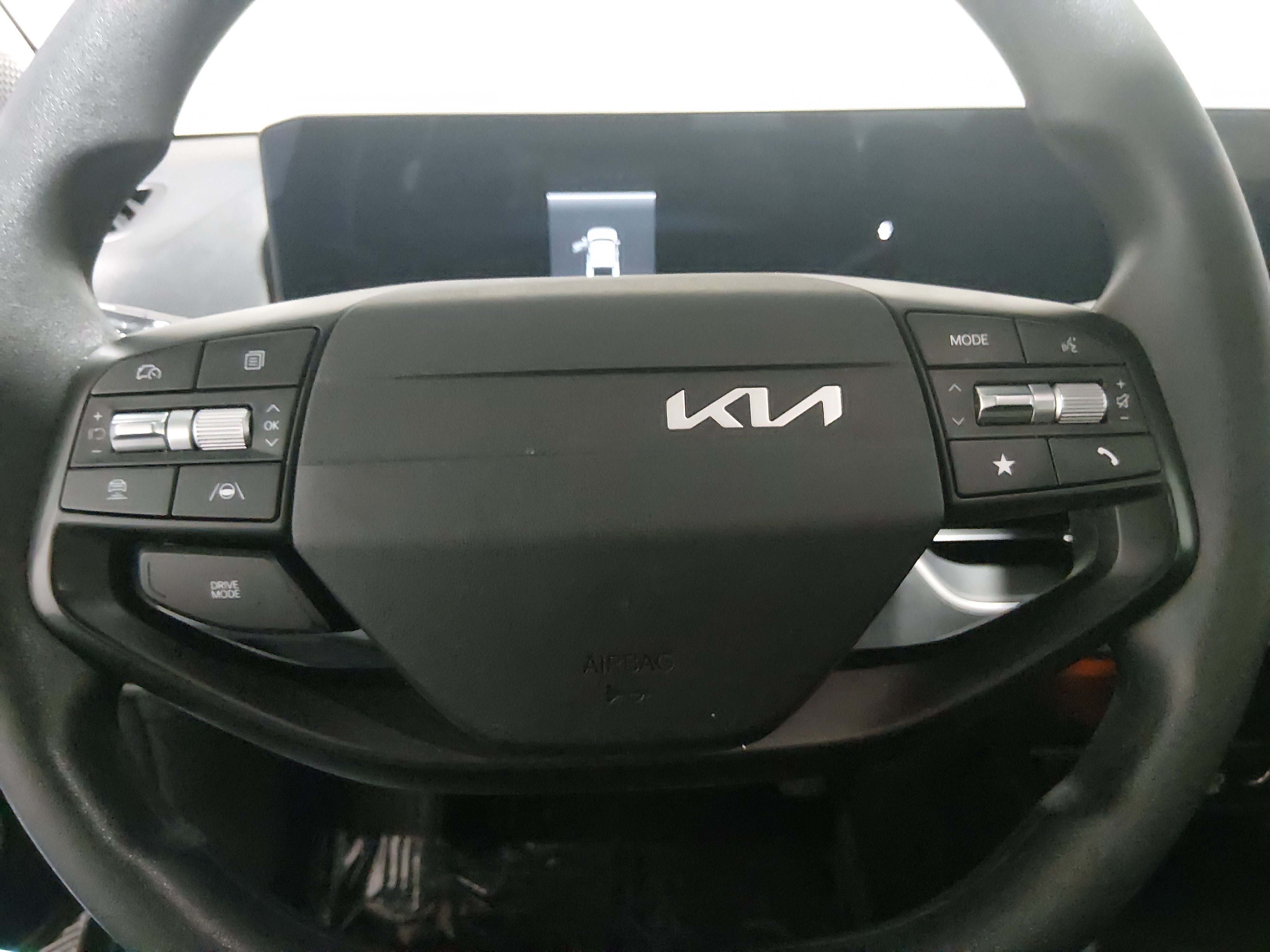 2025 Kia K4 LXS - Photo 12