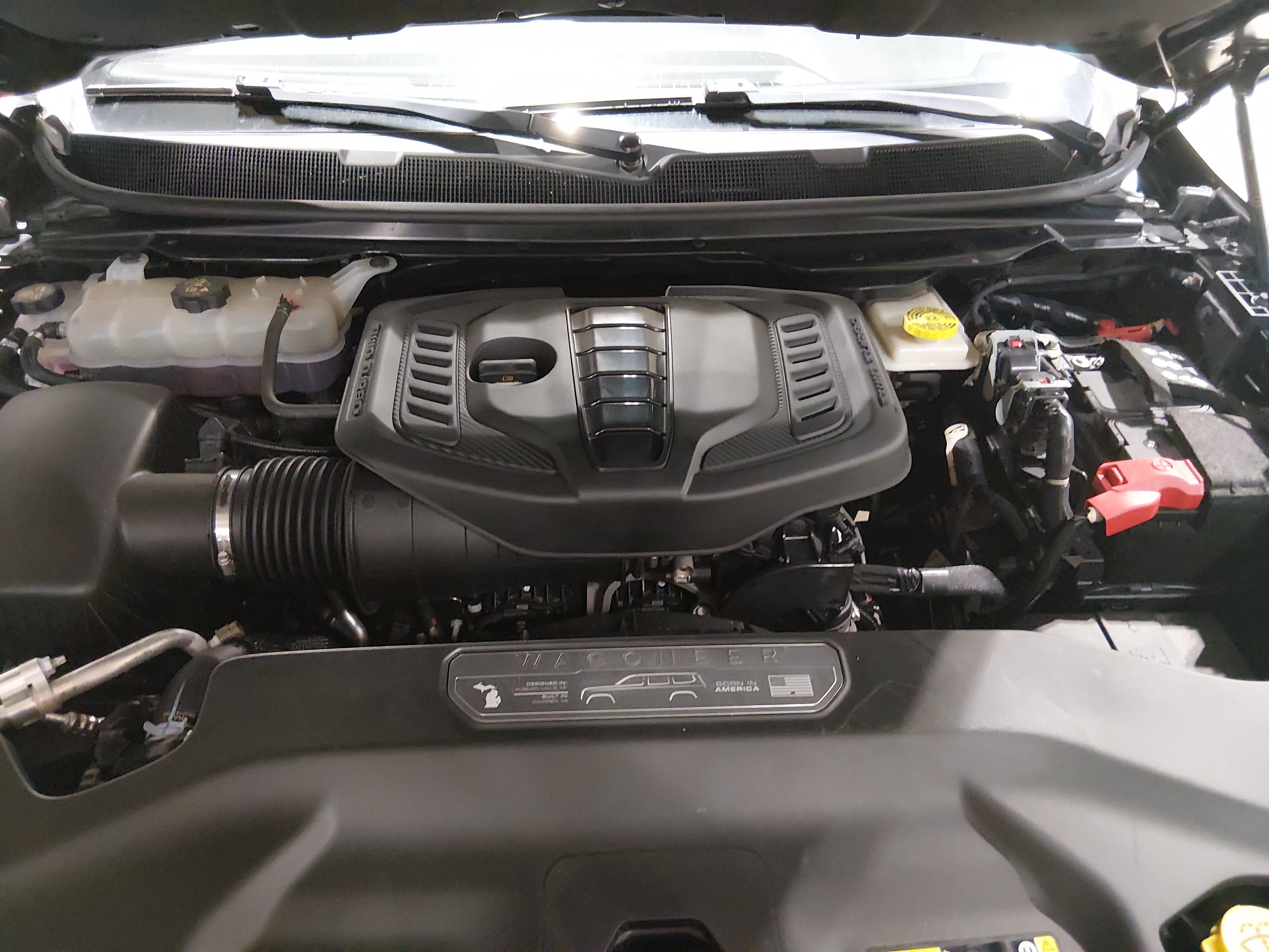 2024 Jeep Wagoneer L Series II - Photo 9