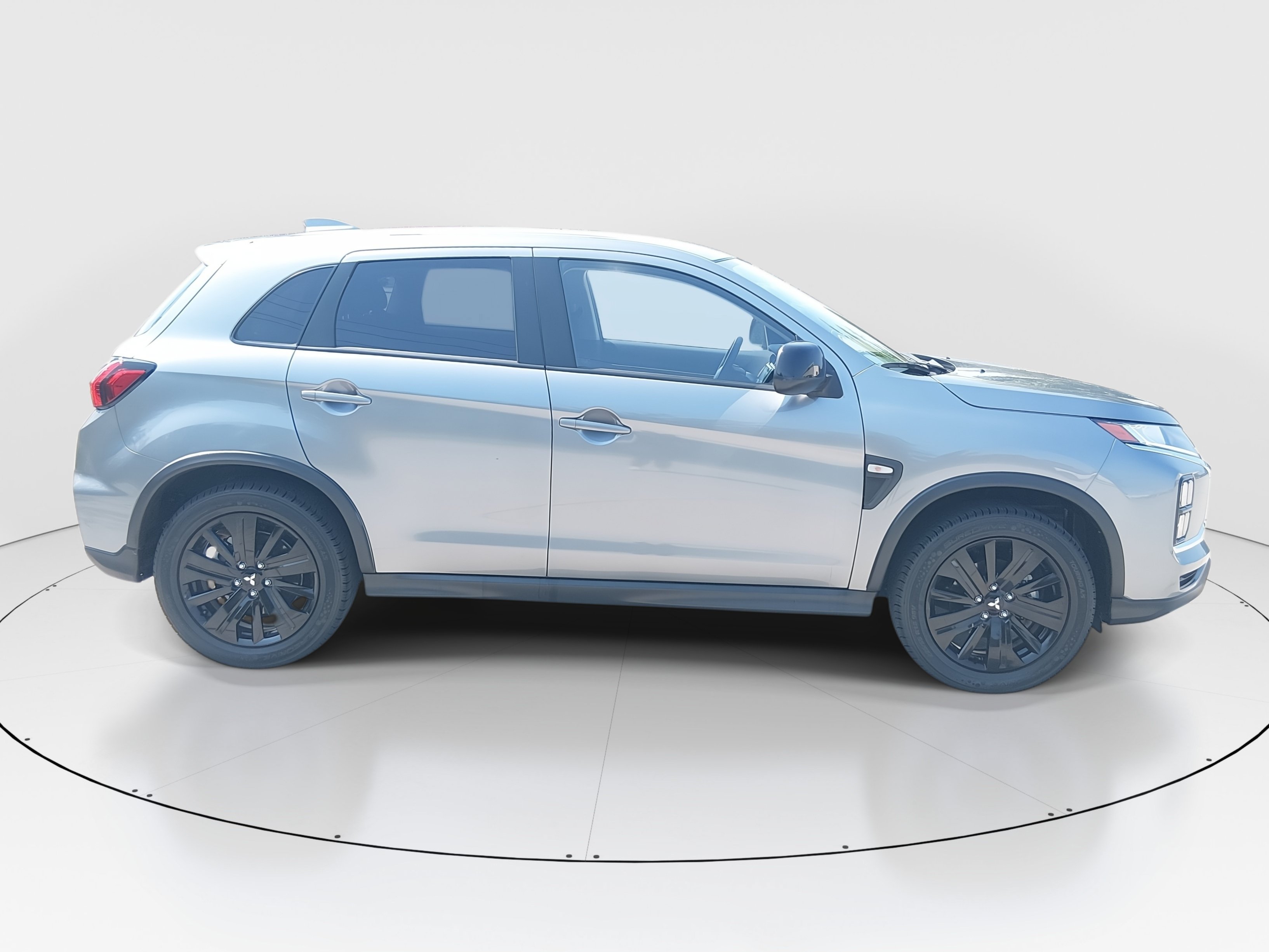 2025 Mitsubishi Outlander Sport LE - Photo 8