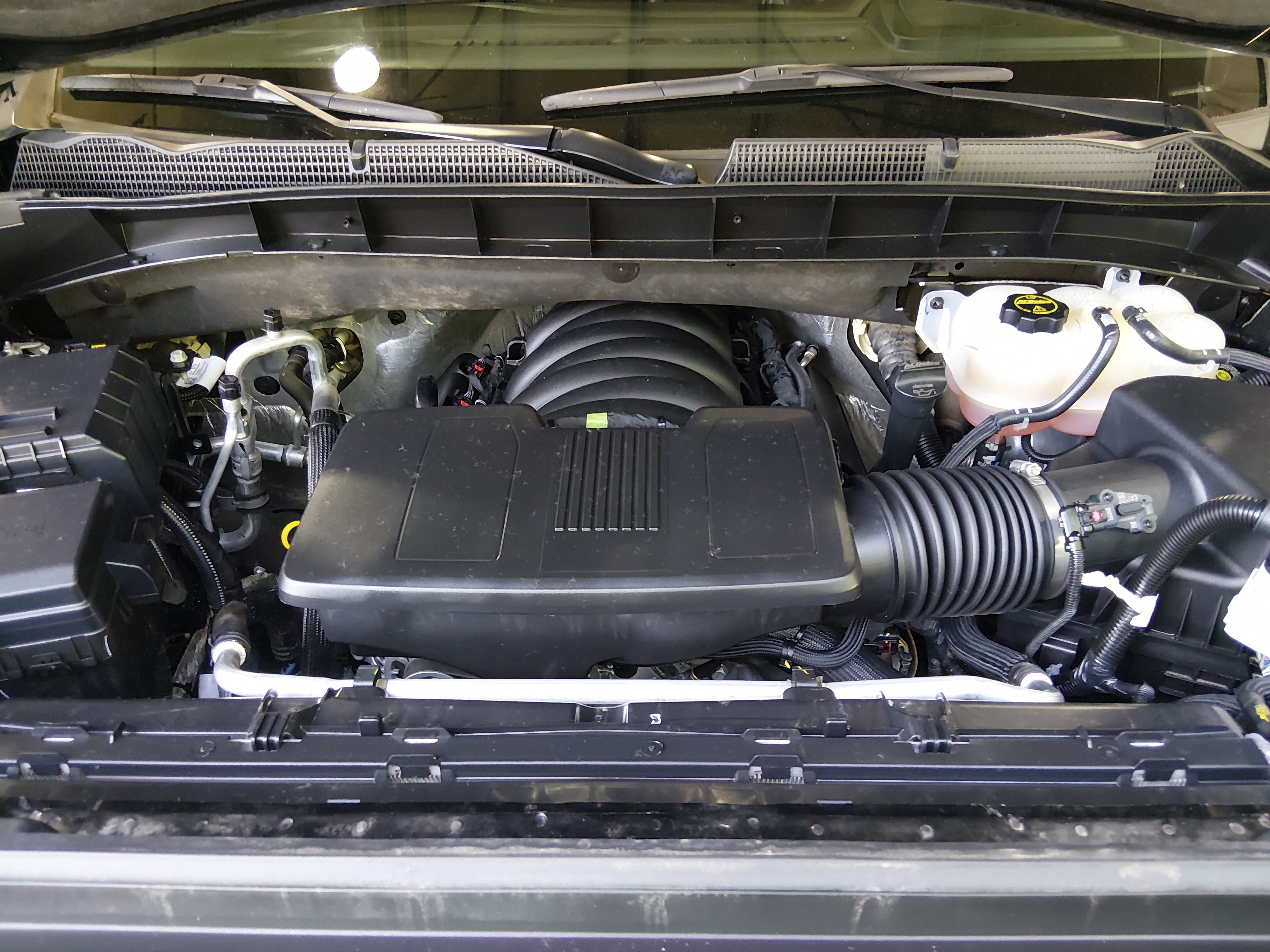 2025 GMC Sierra 1500 SLT - Photo 9
