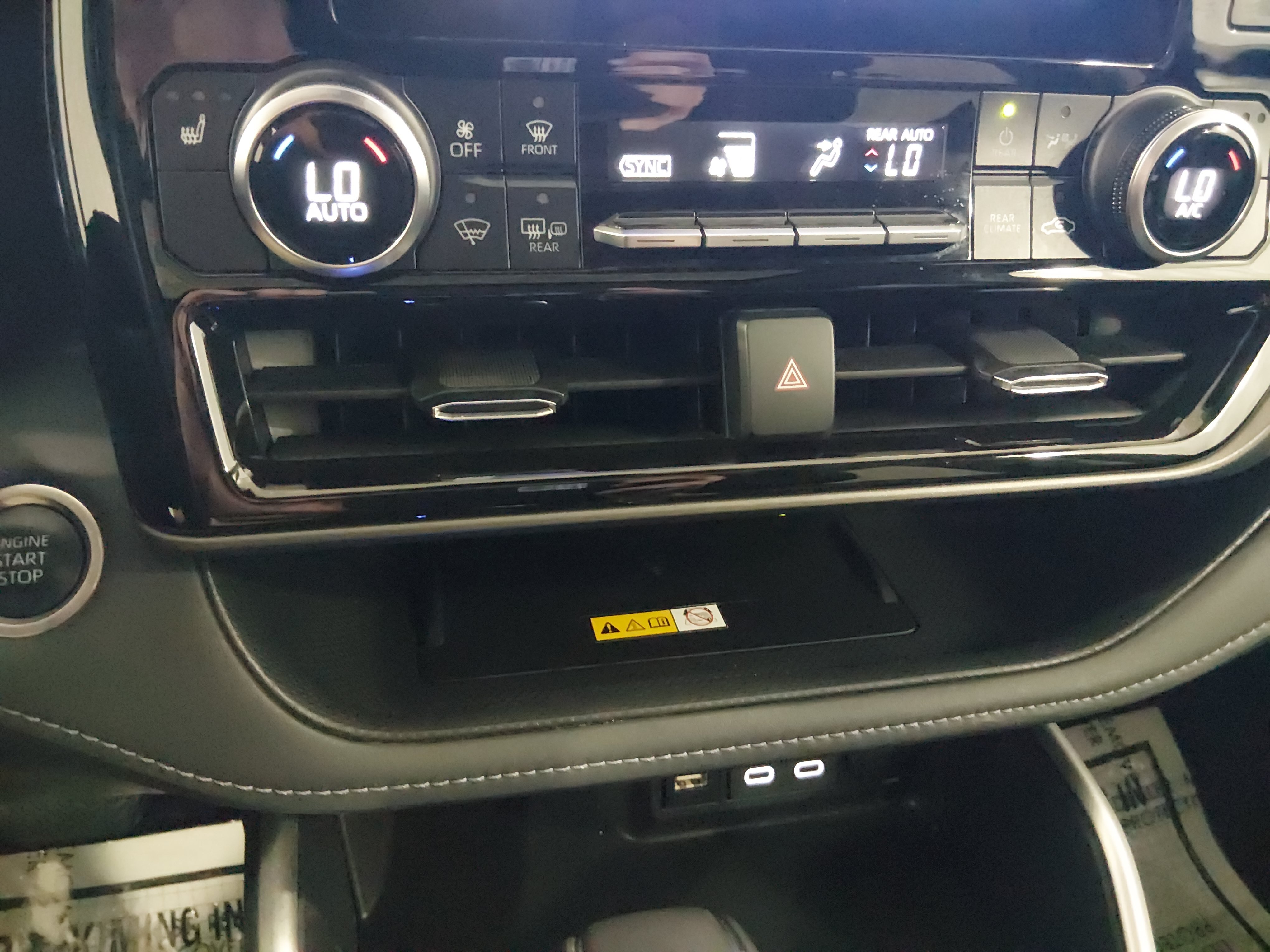 2024 Toyota Highlander XLE - Photo 13