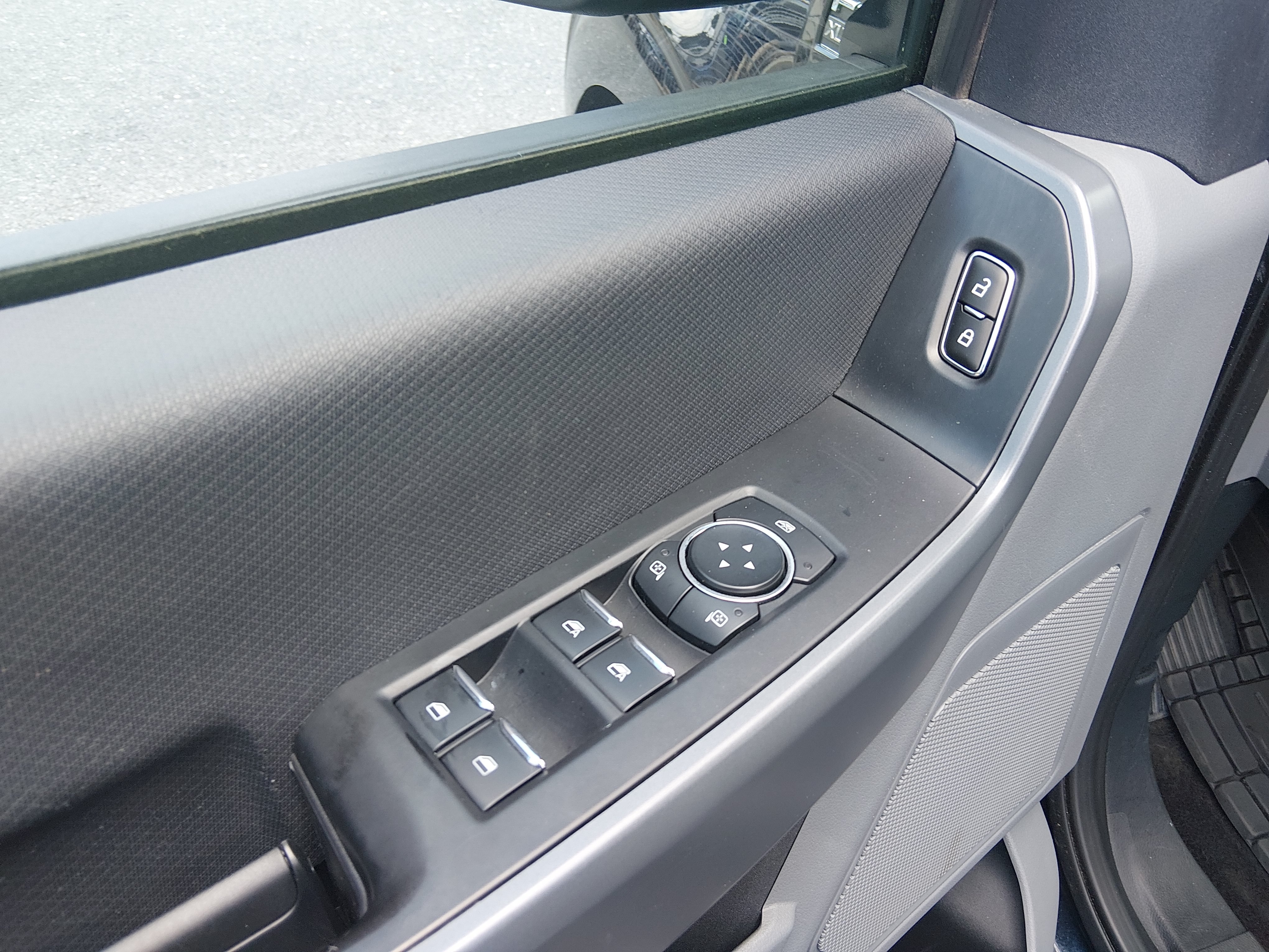 2023 Ford F-150 XLT - Photo 12