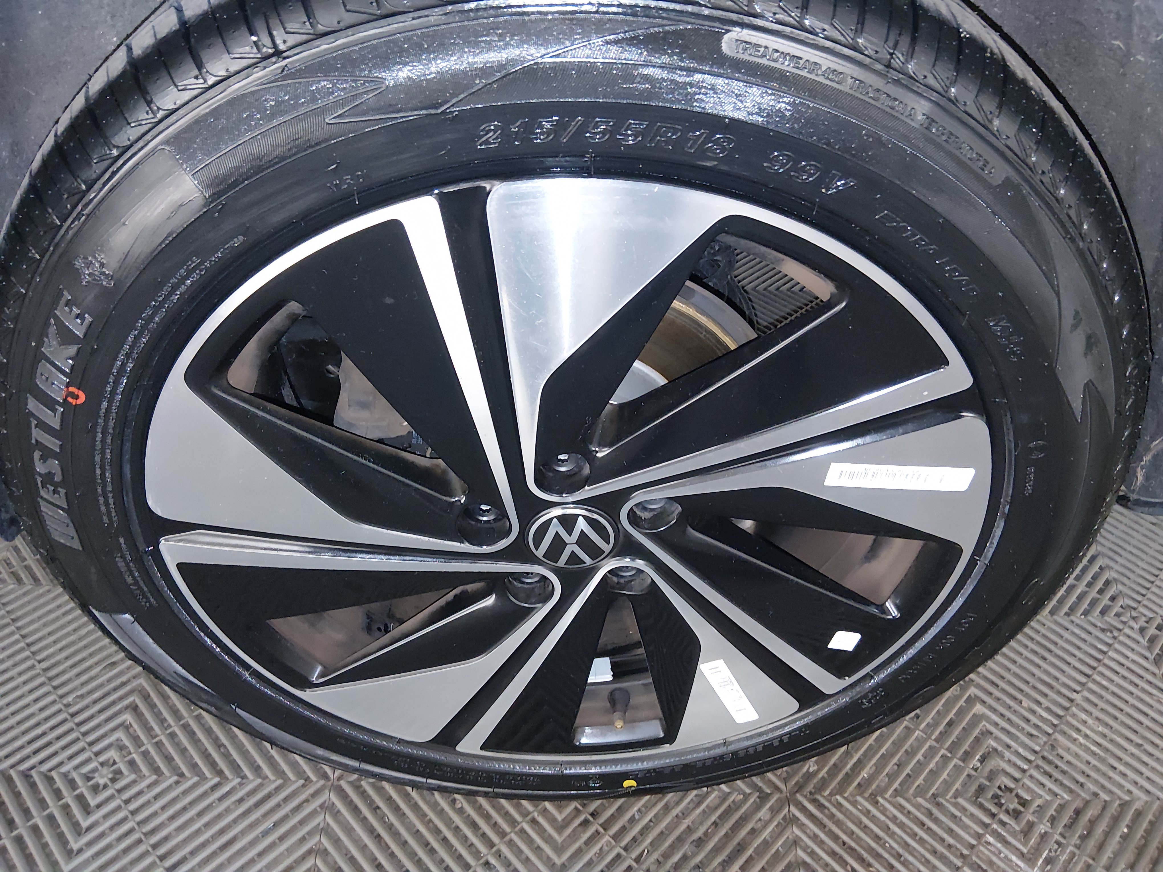 2024 Volkswagen Taos SE - Photo 10