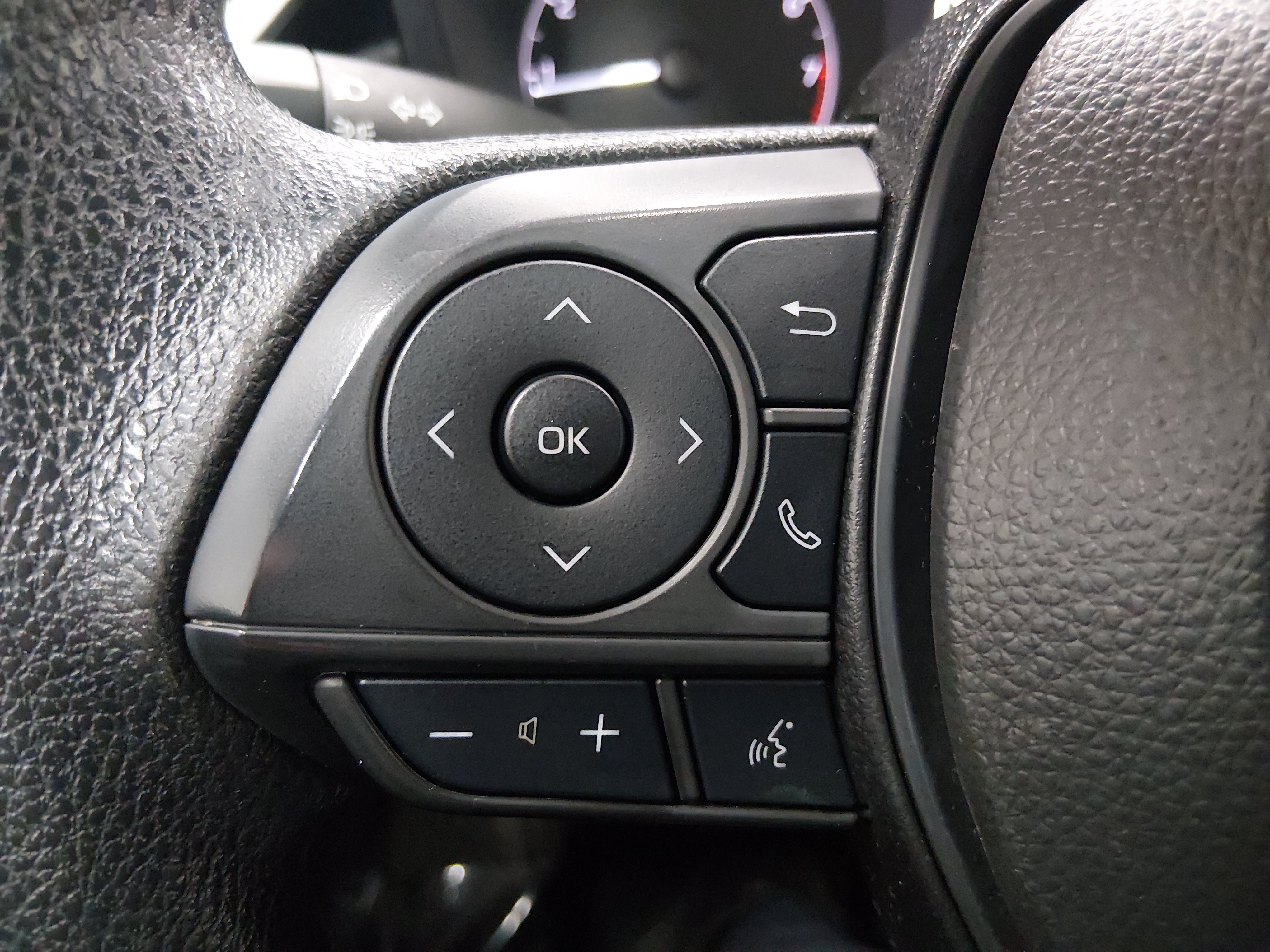2024 Toyota Corolla LE - Photo 17