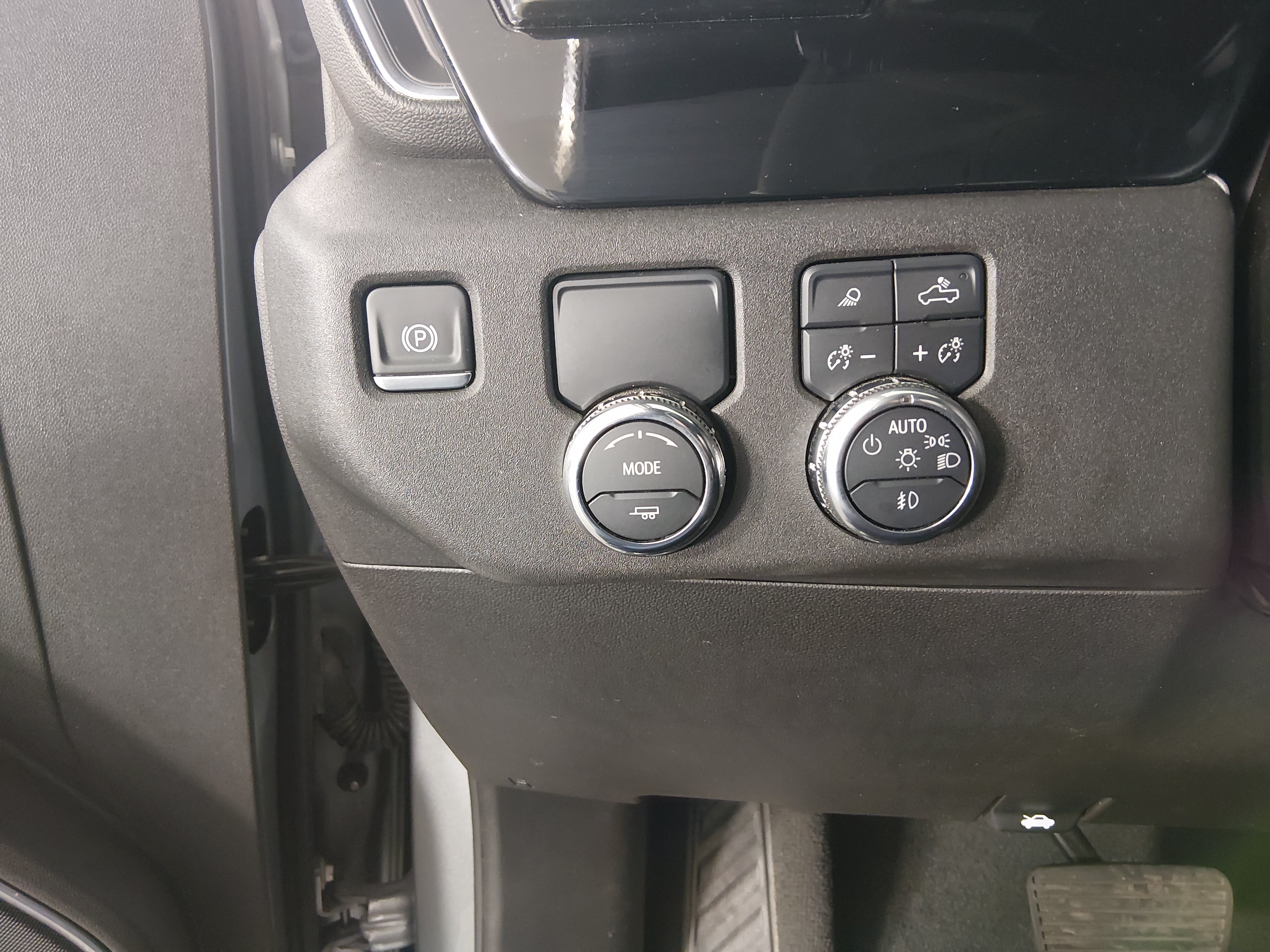 2025 GMC Sierra 1500 SLT - Photo 13