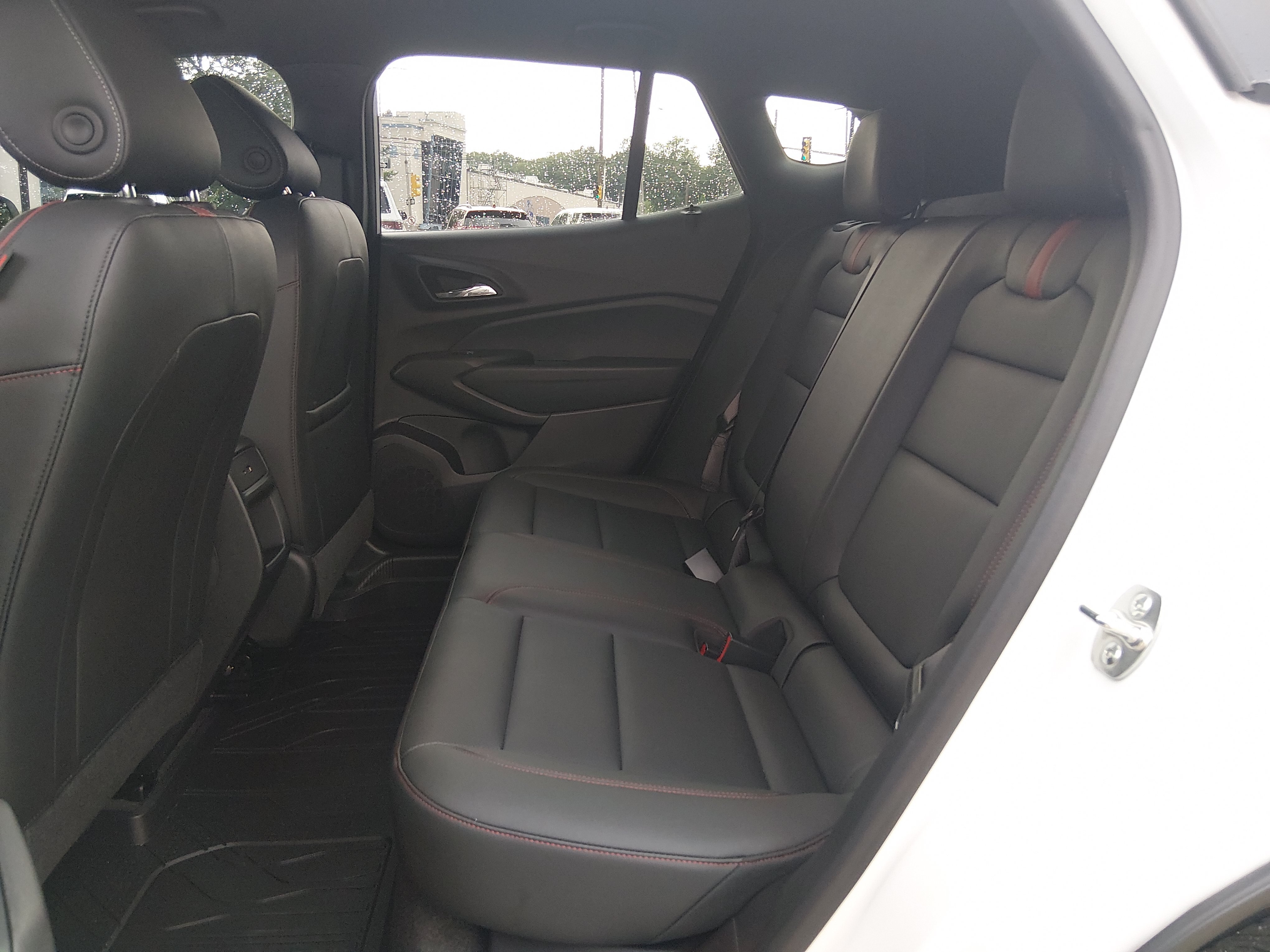 2025 Chevrolet Trax RS - Photo 19