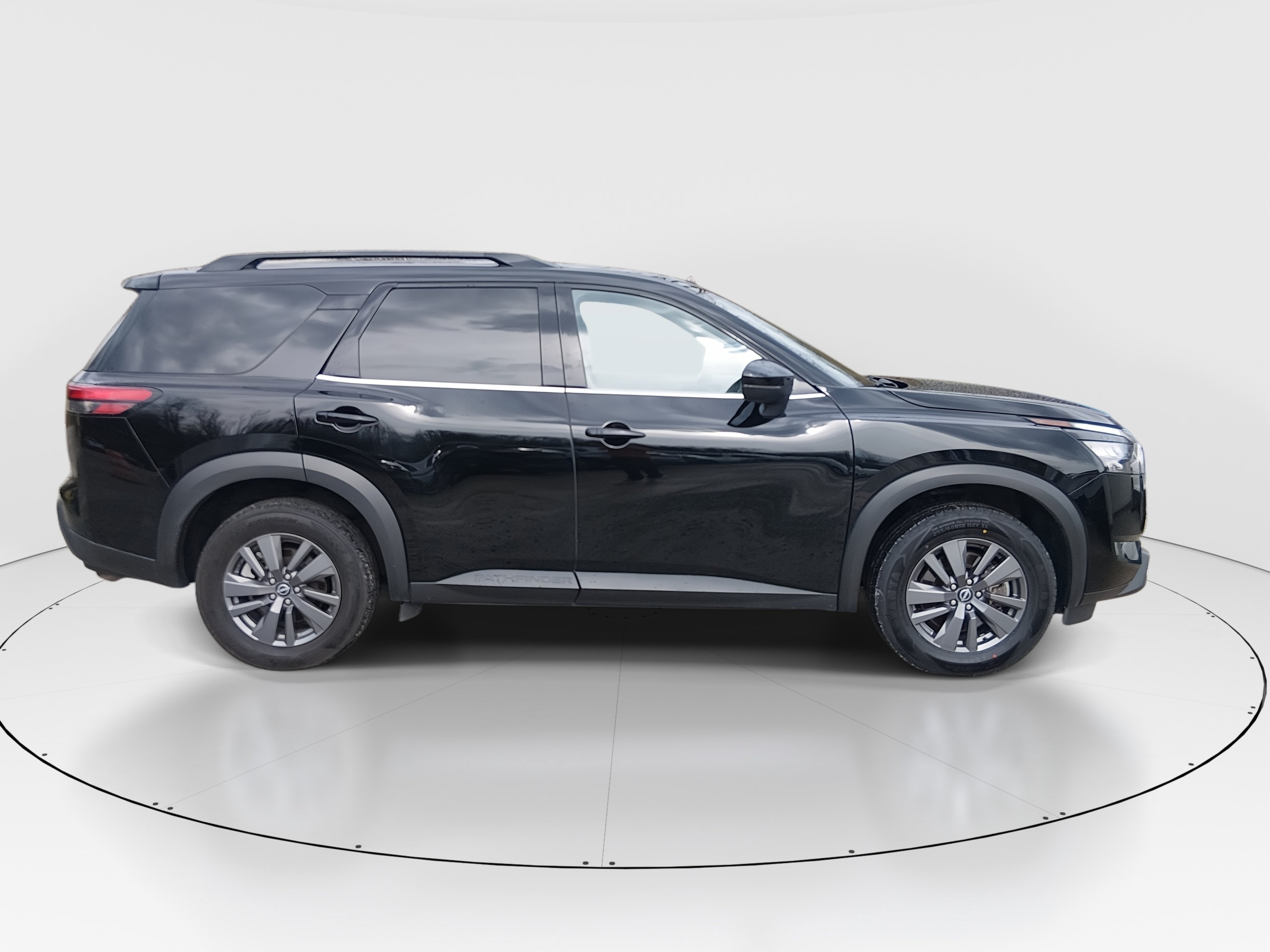2023 Nissan Pathfinder SV - Photo 8
